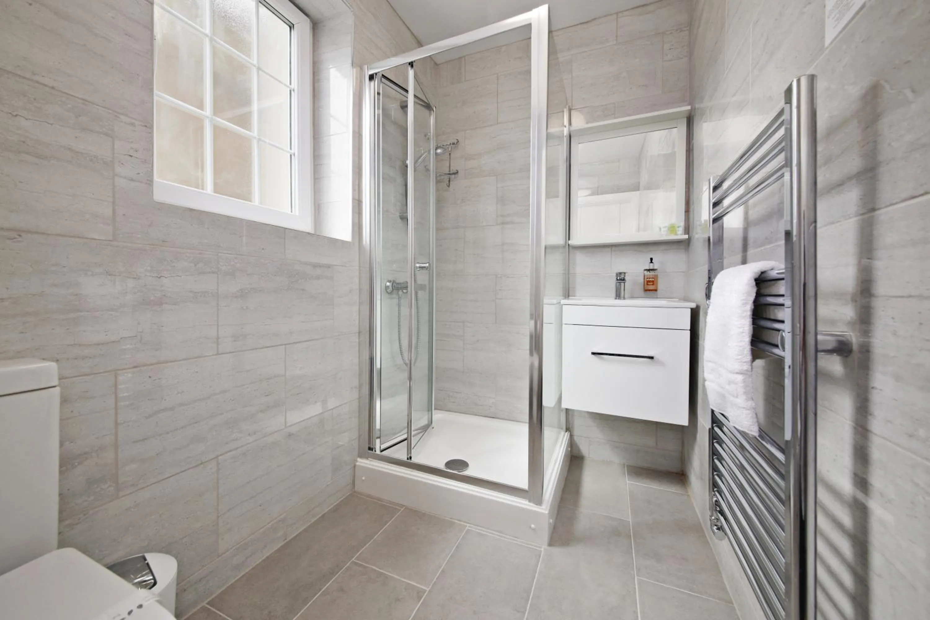 Bathroom in Imperial Guest House Ltd.