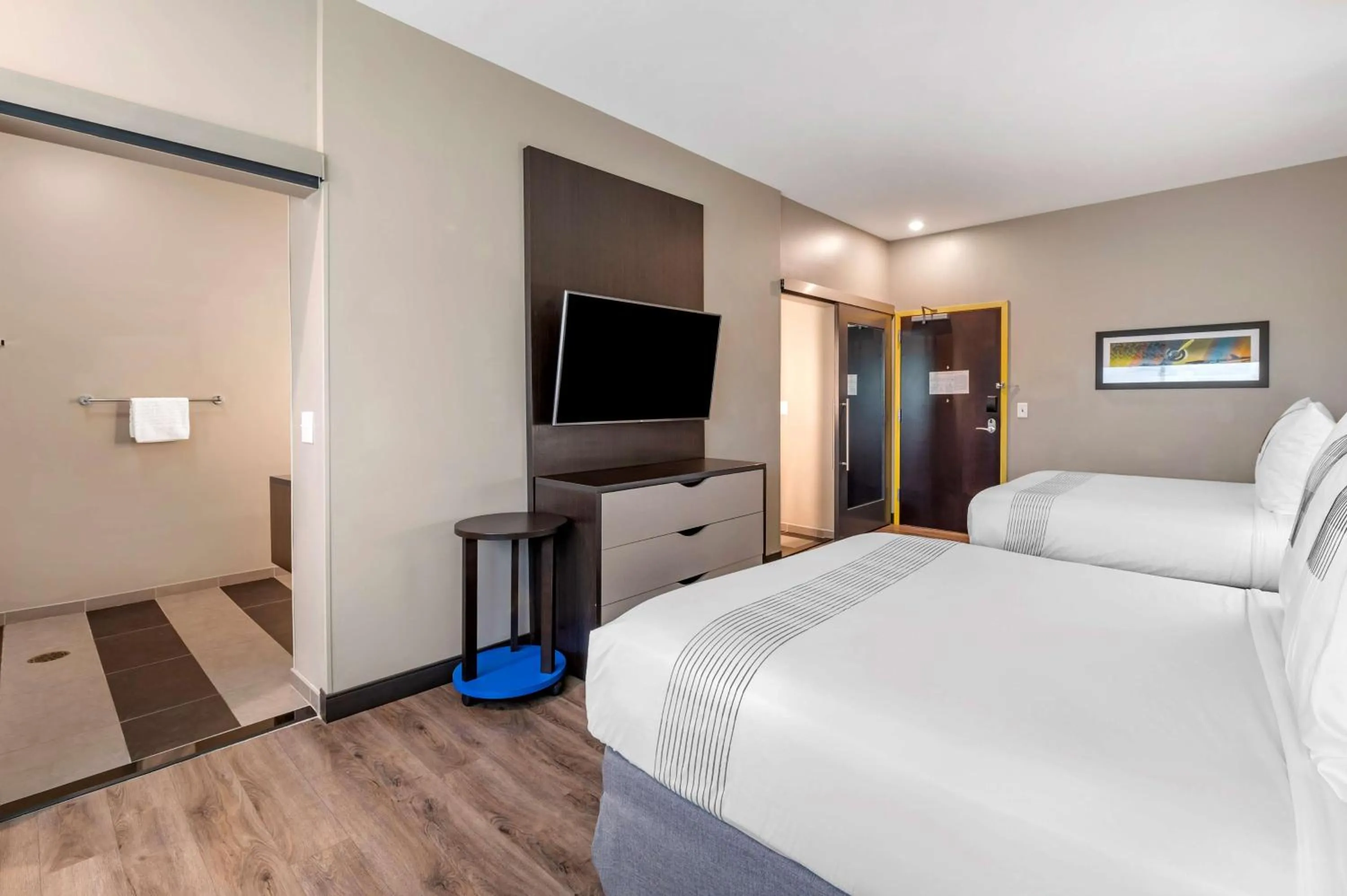 Bedroom in GLō Best Western Lexington