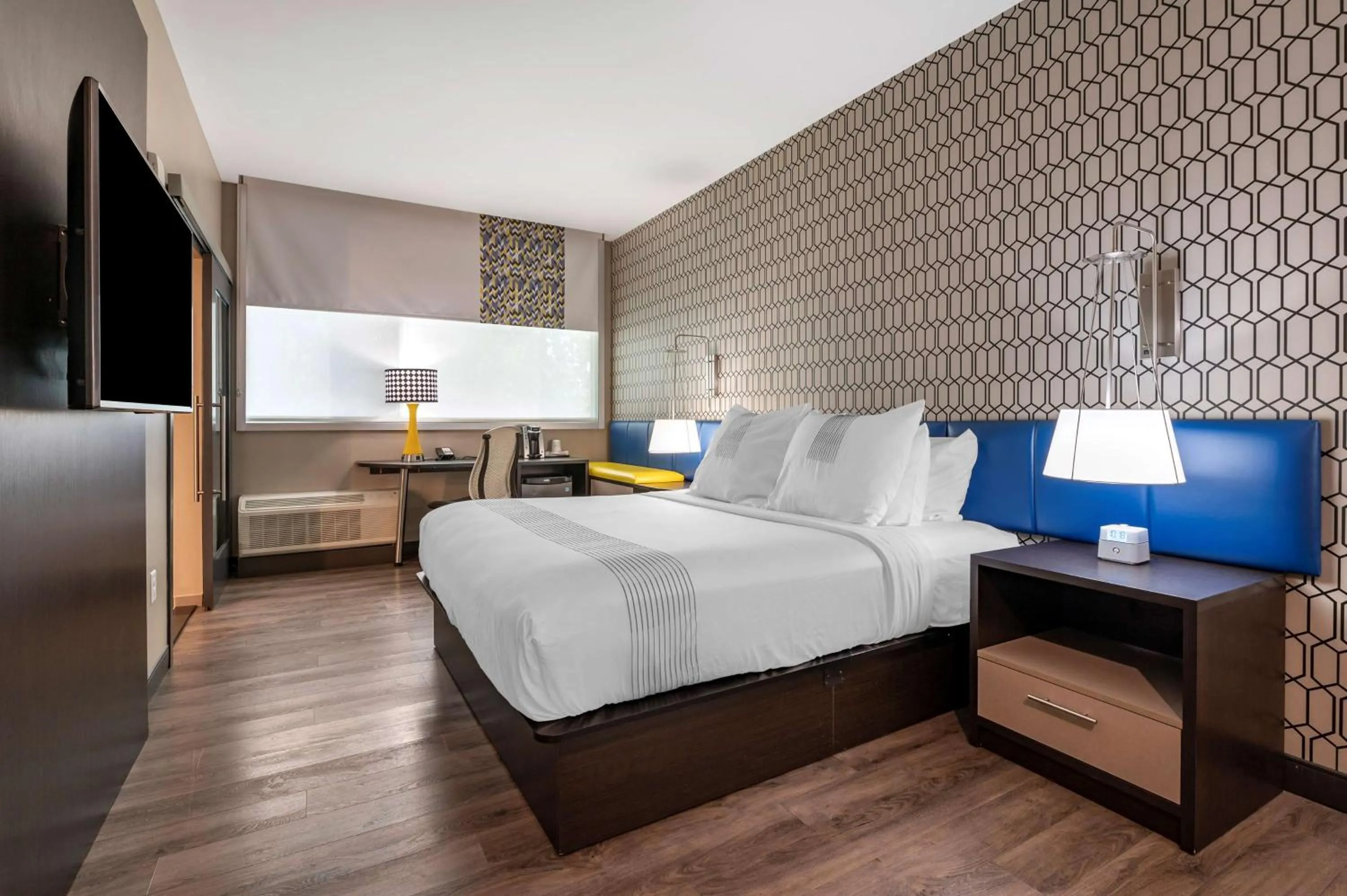 Bedroom in GLō Best Western Lexington