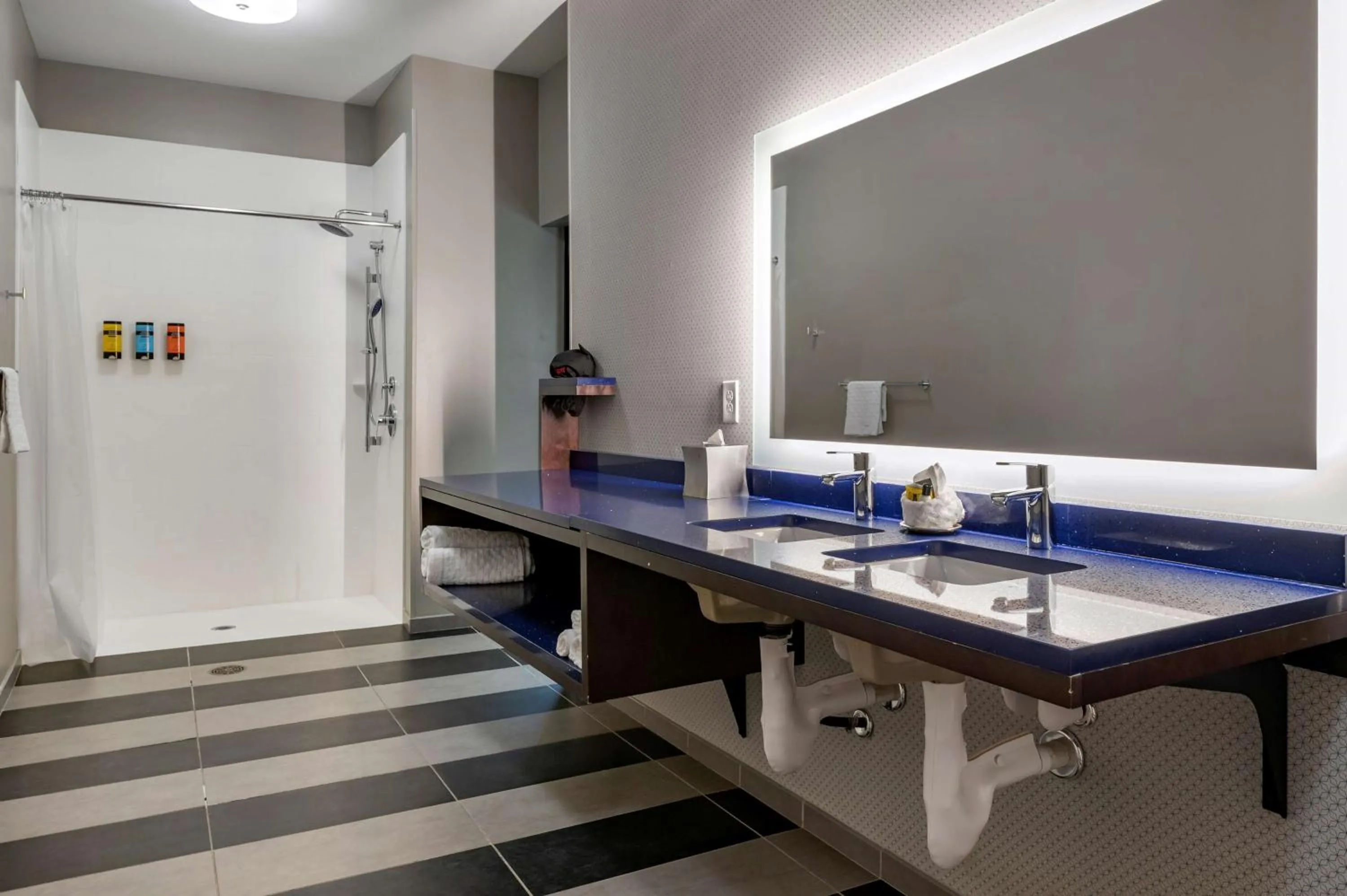 Bathroom in GLō Best Western Lexington