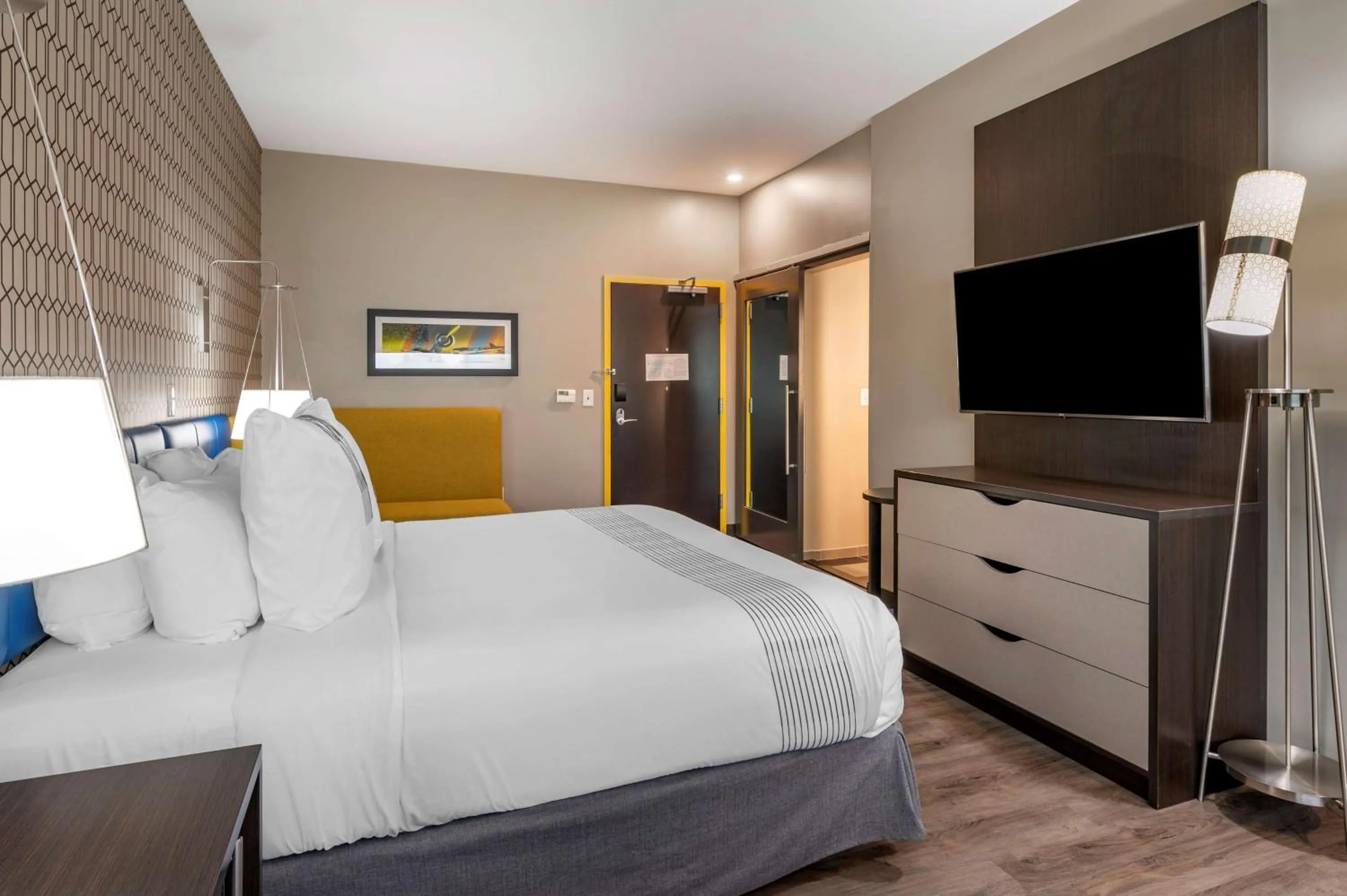 Bedroom in GLō Best Western Lexington