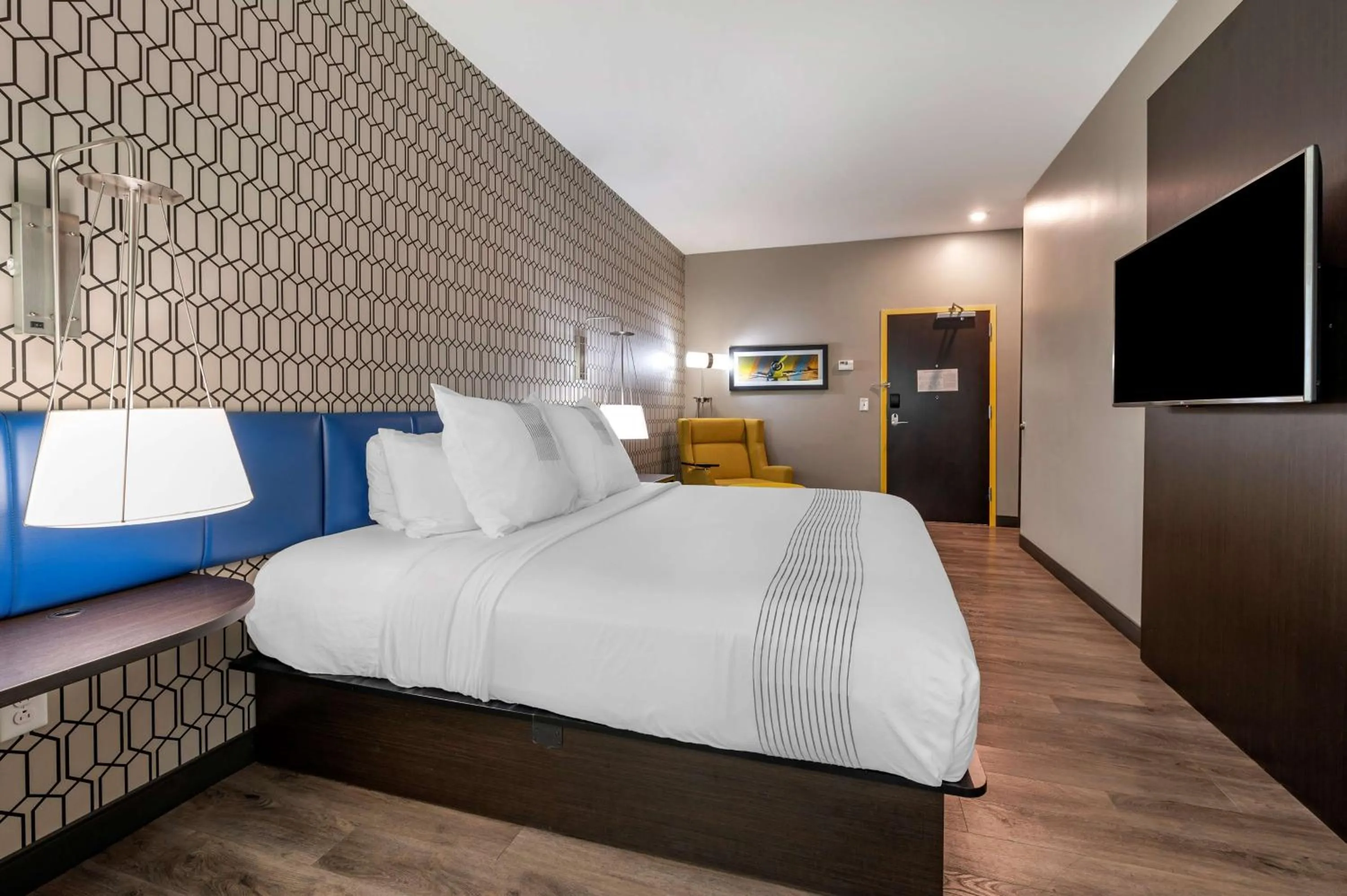 Bedroom in GLō Best Western Lexington