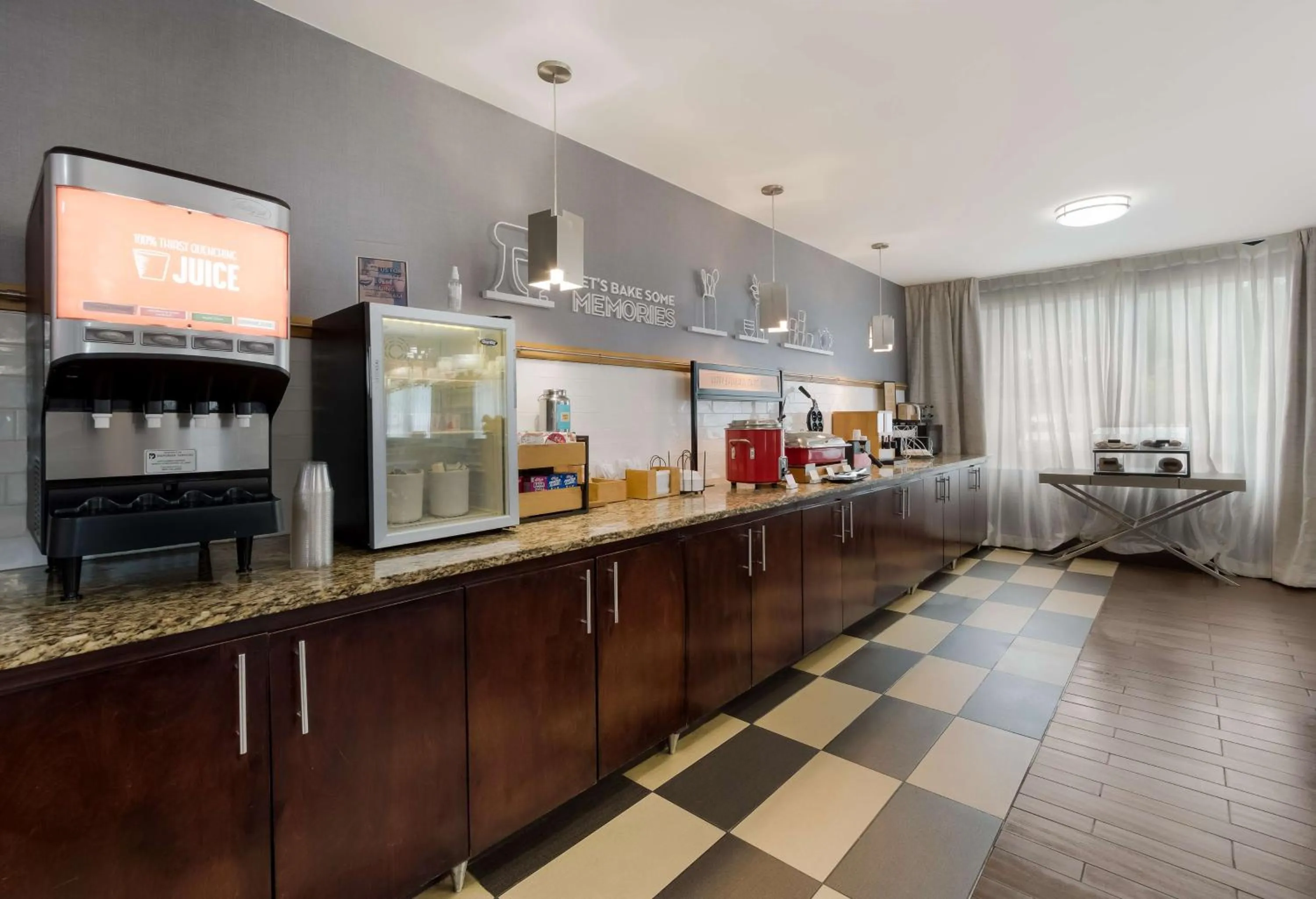 Breakfast in Hampton Inn Columbia-I-26 Airport