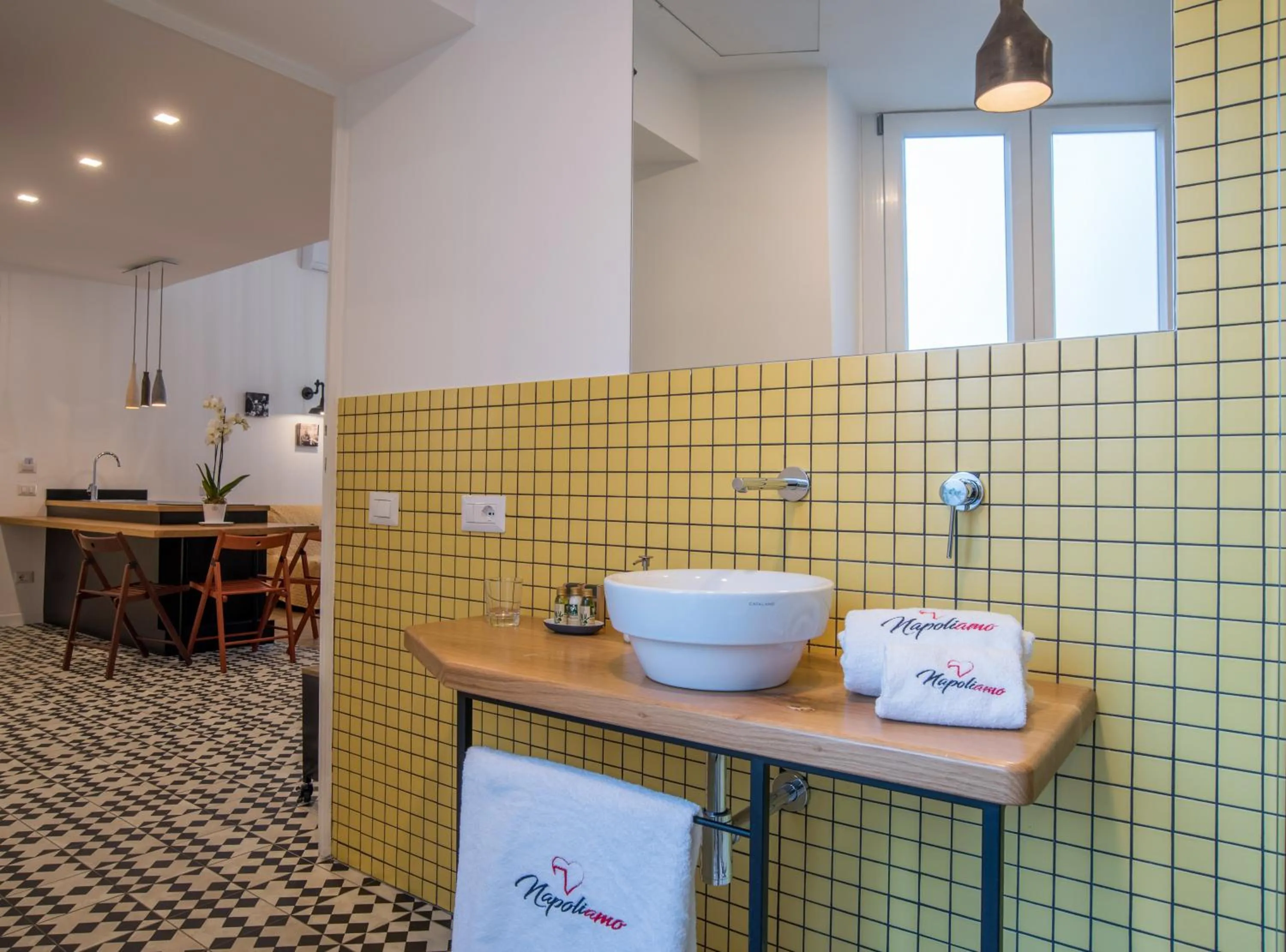 towels in Napoliamo Guest House