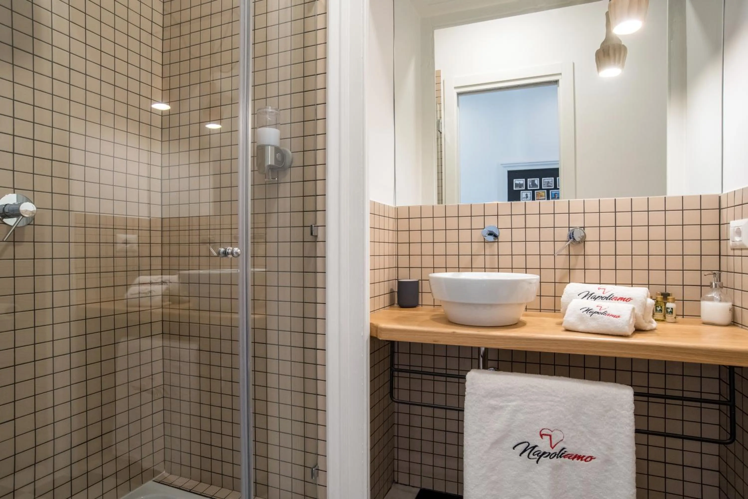 Bathroom in Napoliamo Guest House