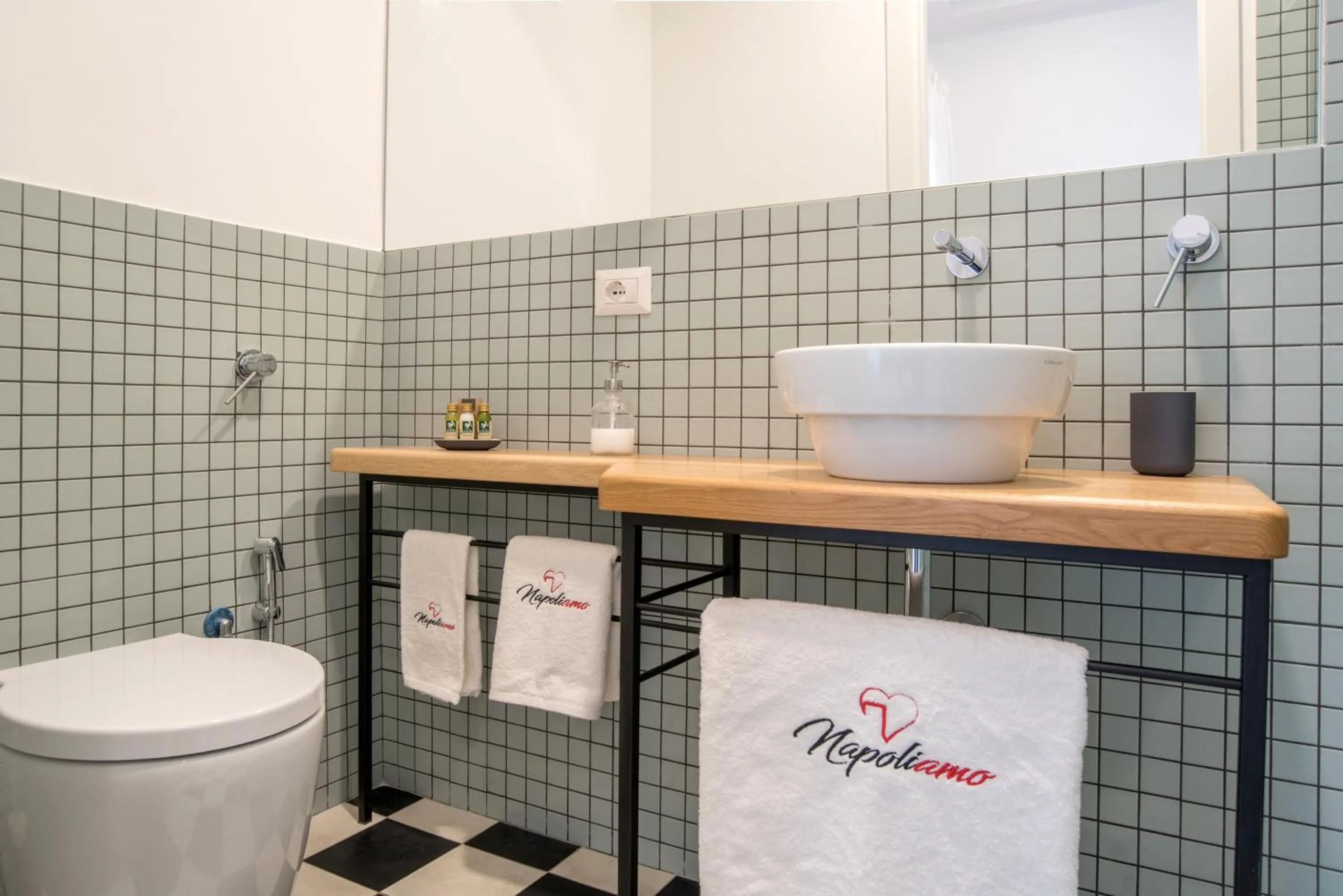 Bathroom in Napoliamo Guest House