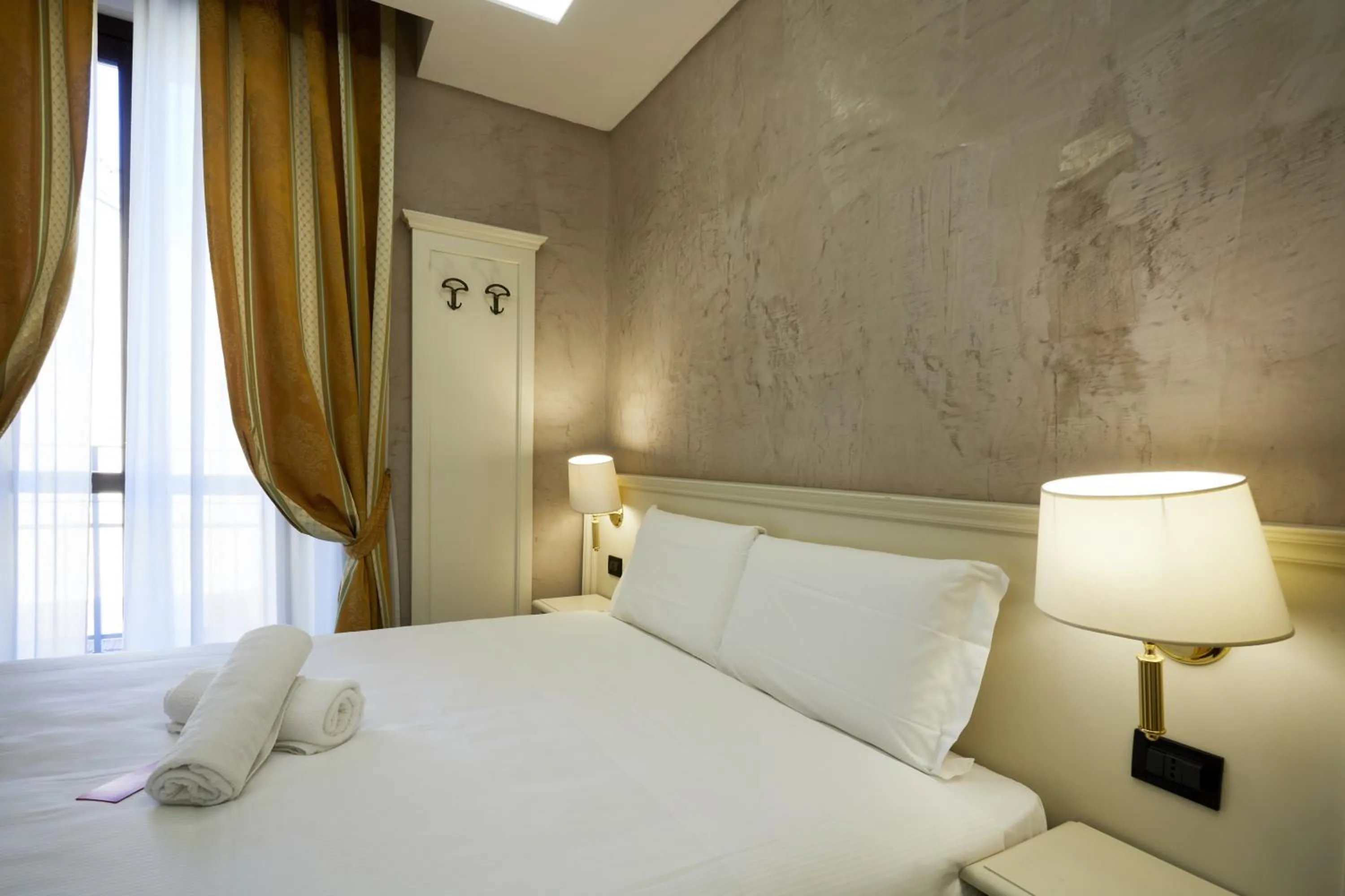 Decorative detail, Bed in Hotel Galimberti