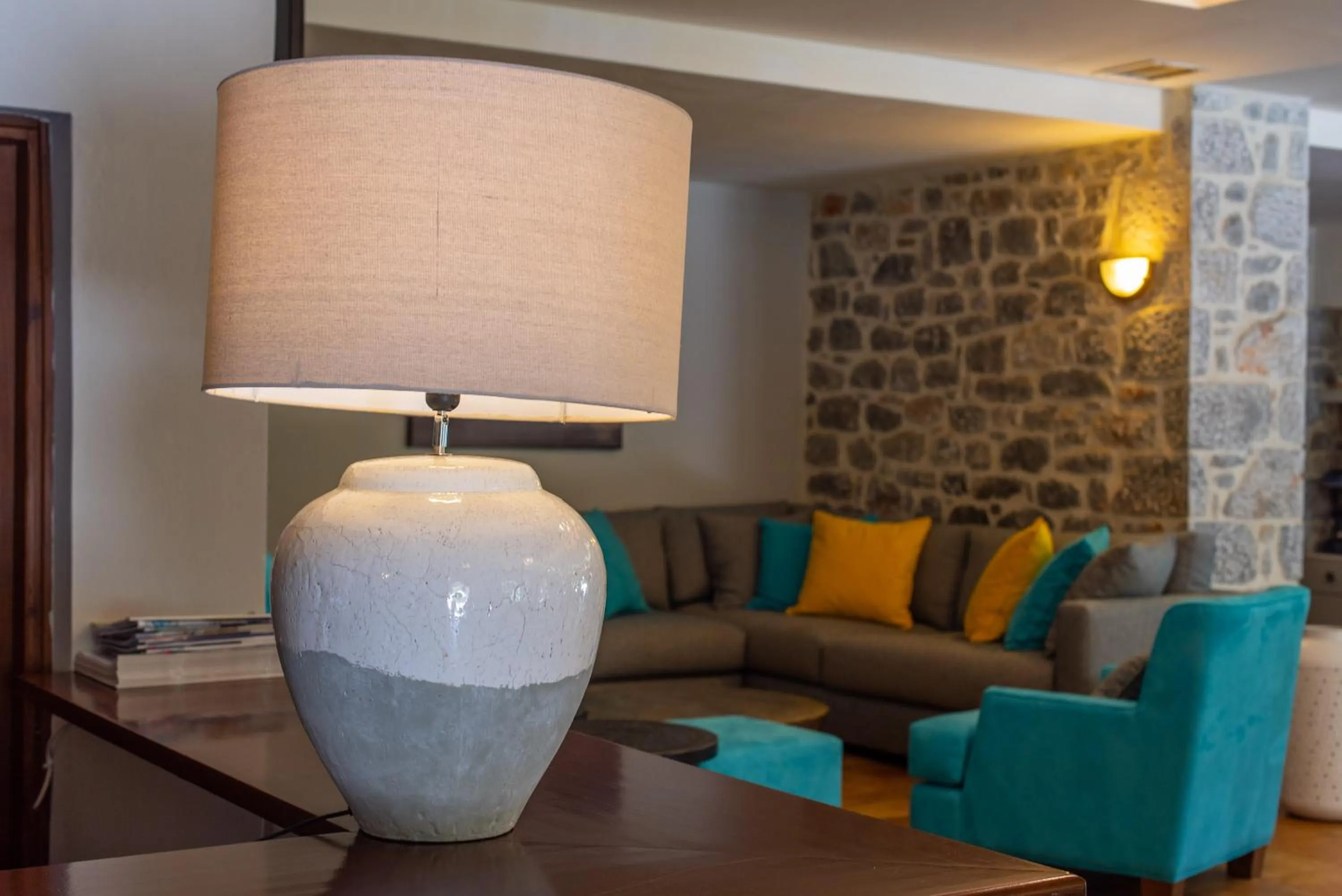 Seating area in Kastro Maini