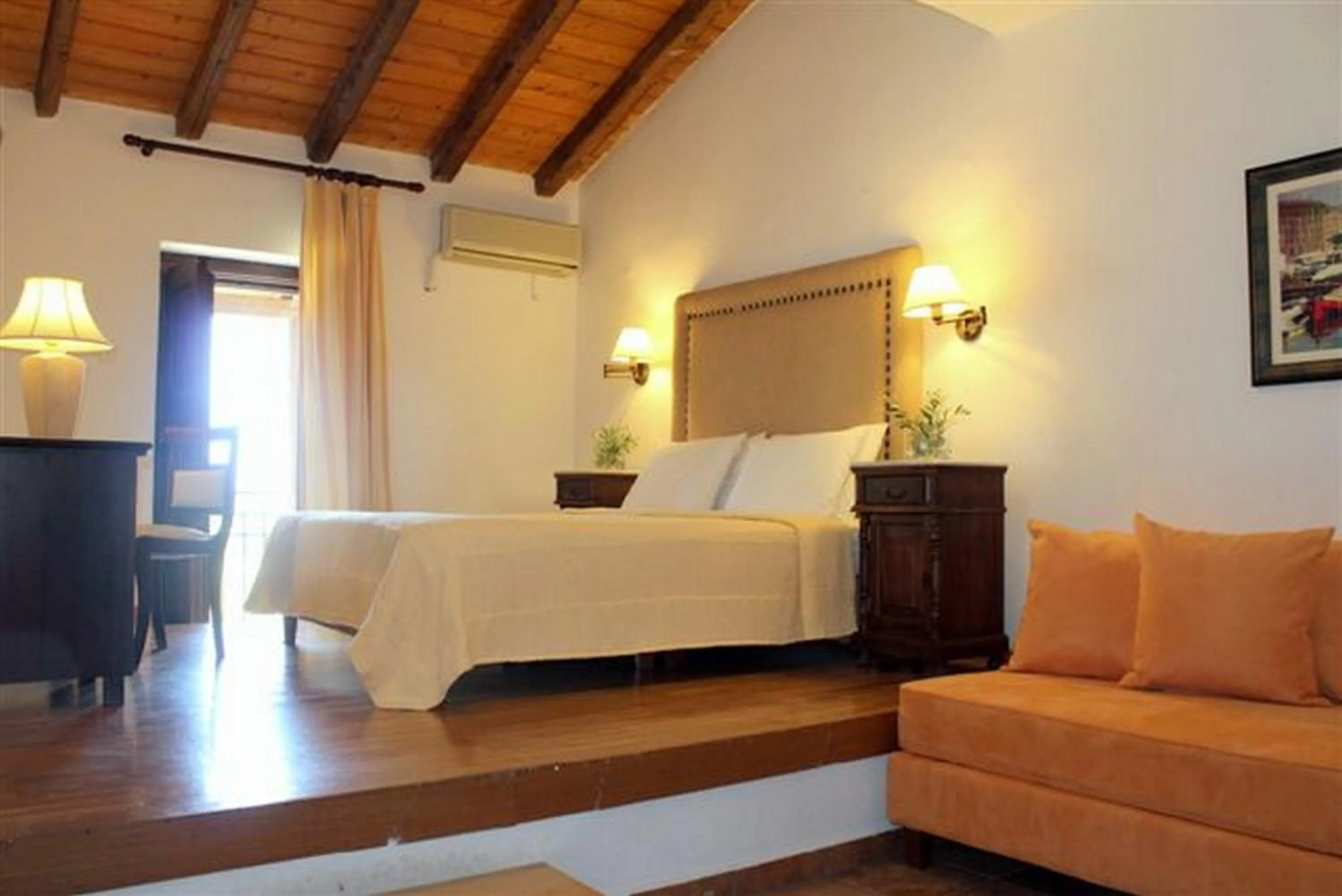 Bedroom, Bed in Kastro Maini