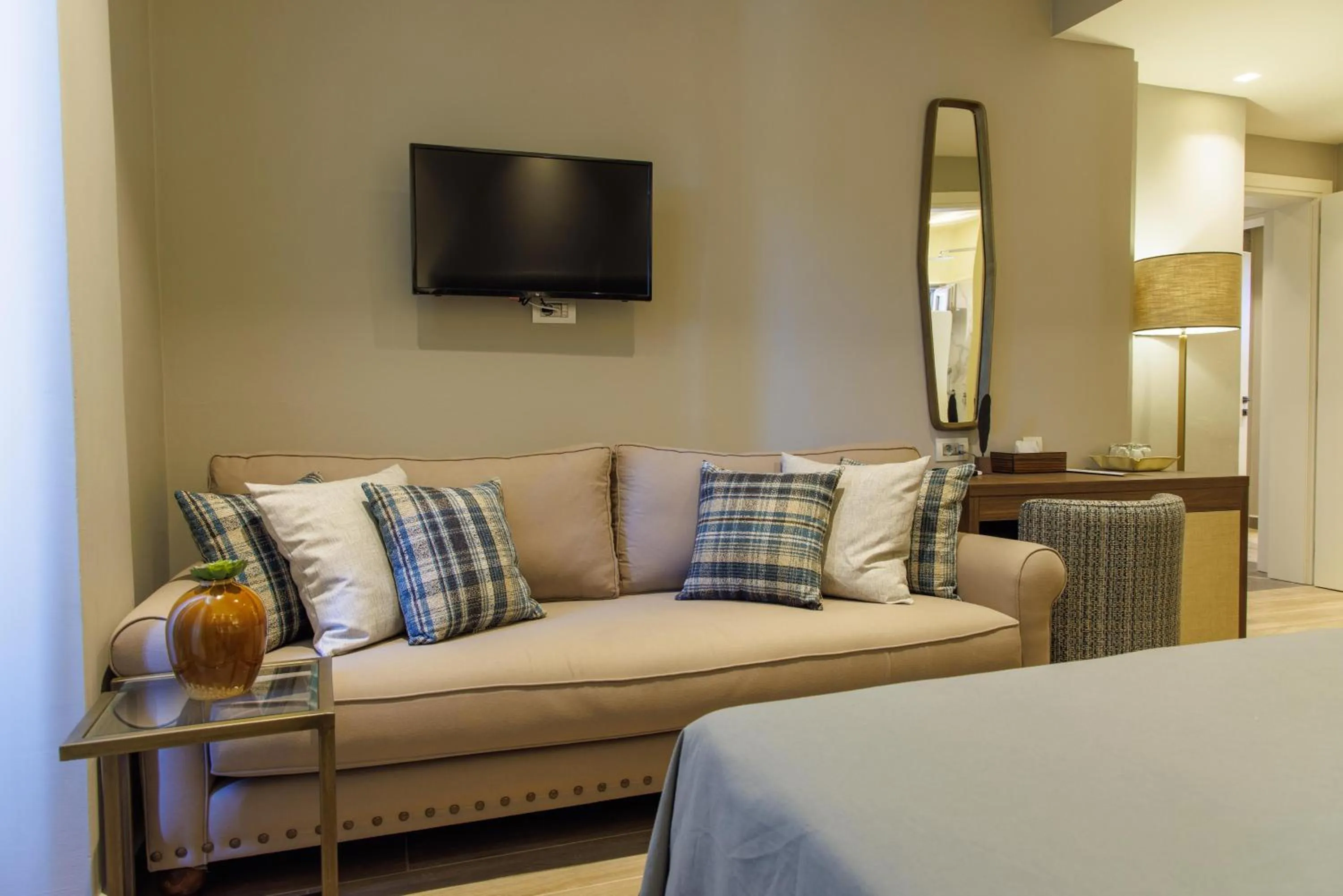 Seating area in Kastro Maini