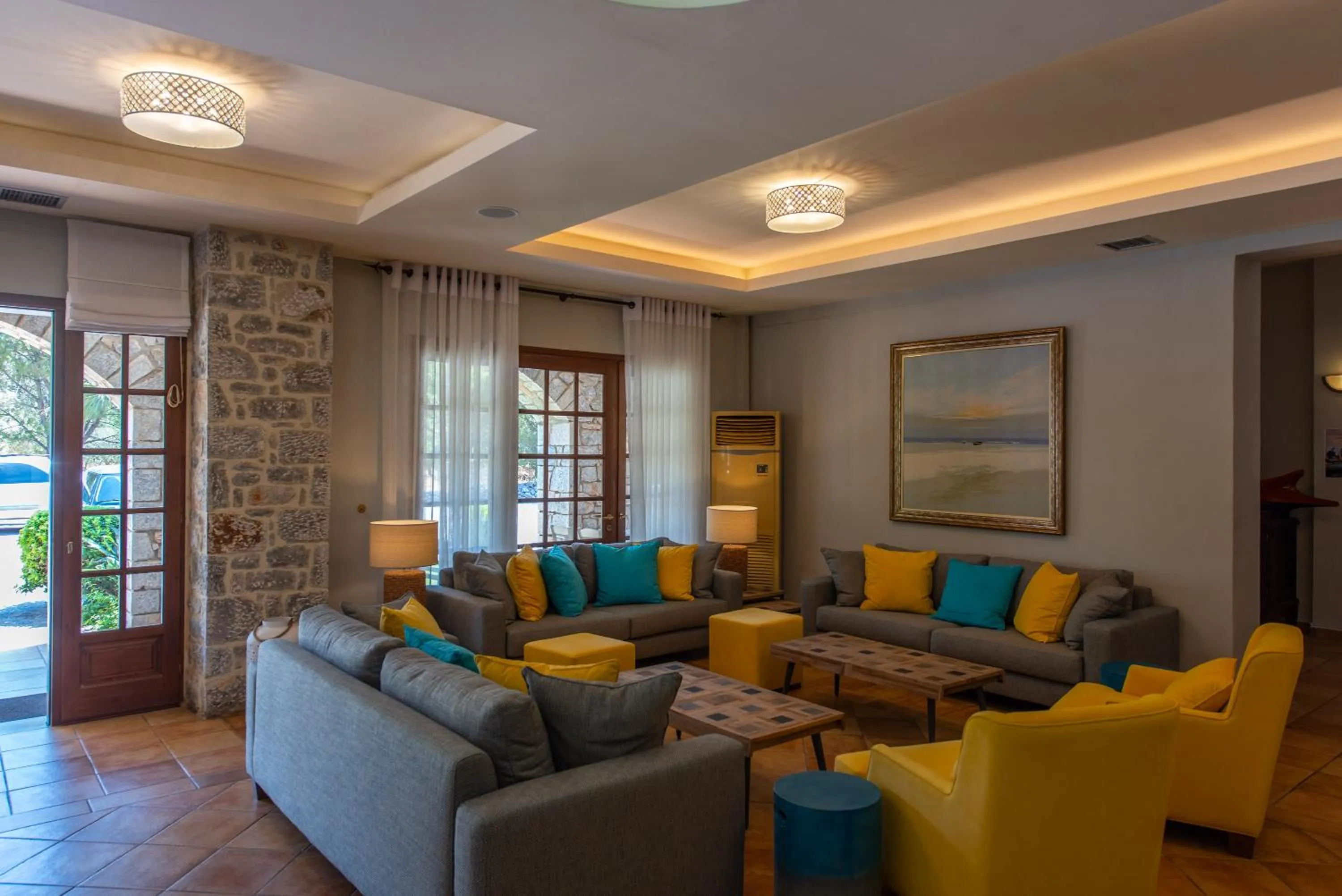 Seating area in Kastro Maini