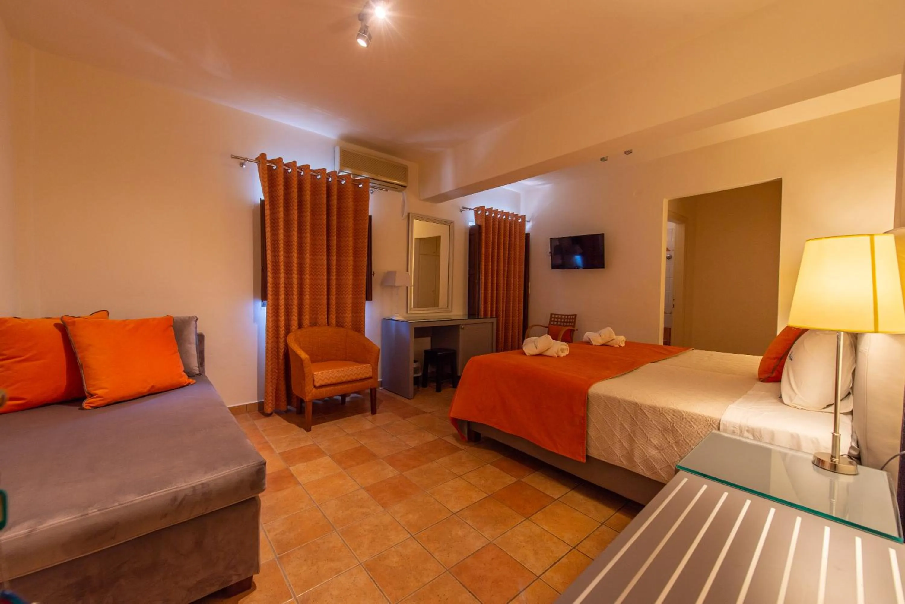 Photo of the whole room, Bed in Kastro Maini