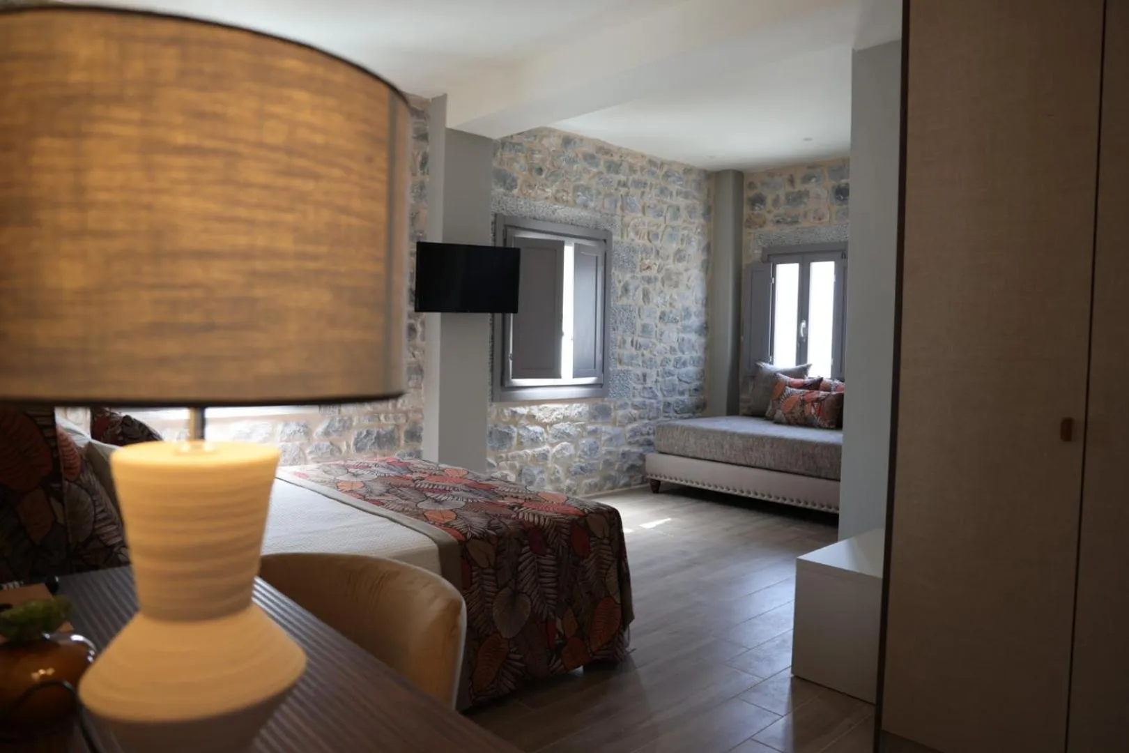 Bedroom, Bed in Kastro Maini