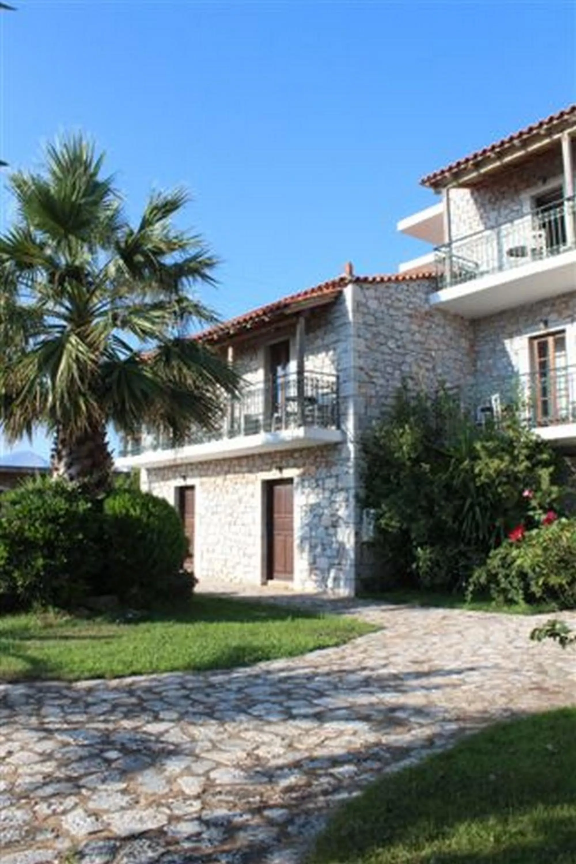 Facade/entrance in Kastro Maini