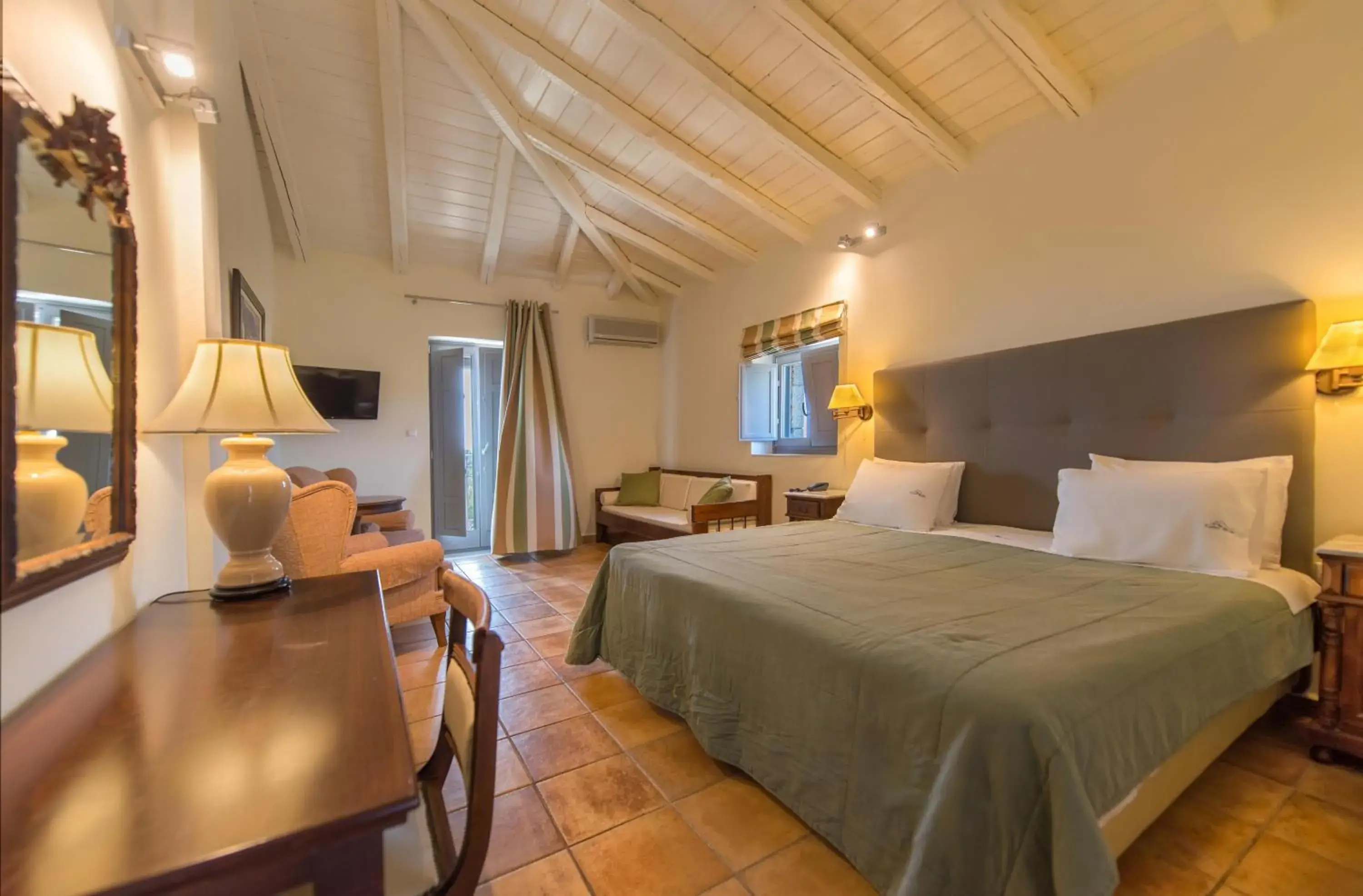 Deluxe Double Room with Balcony in Kastro Maini Deluxe Double Room with Balcony in Kastro Maini