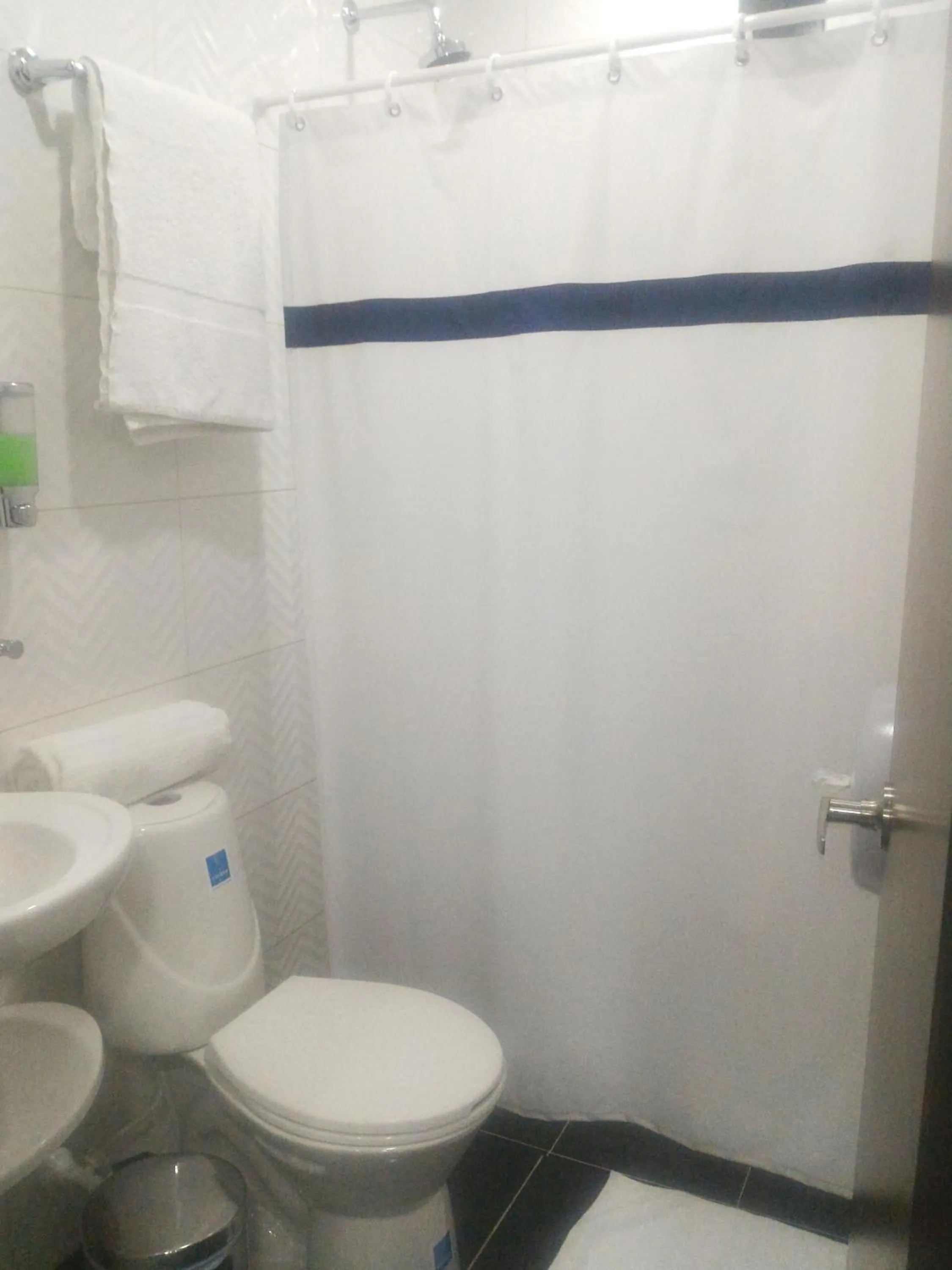 Shower in Hotel CSI Medellín