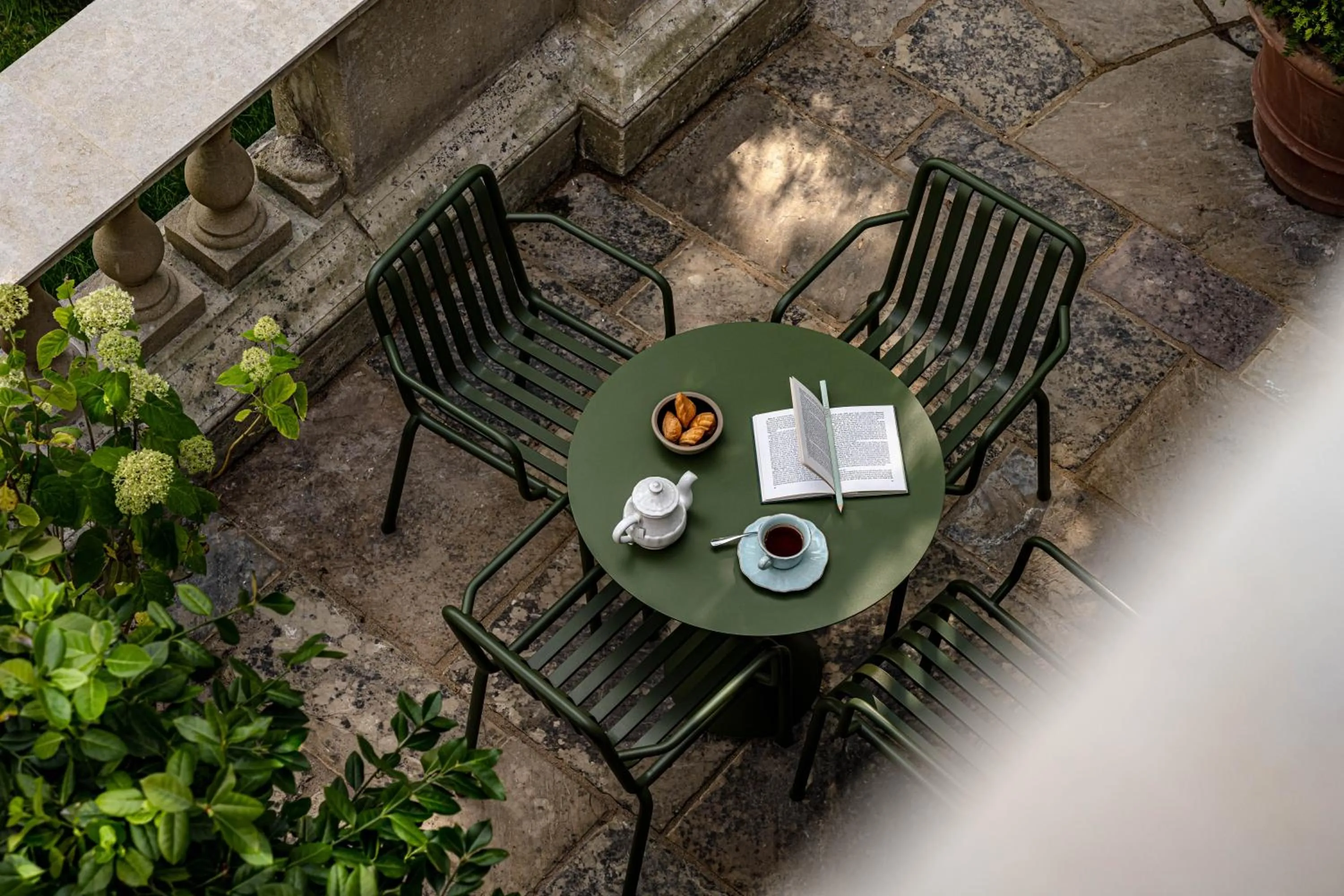 Garden in Cowley Manor Experimental