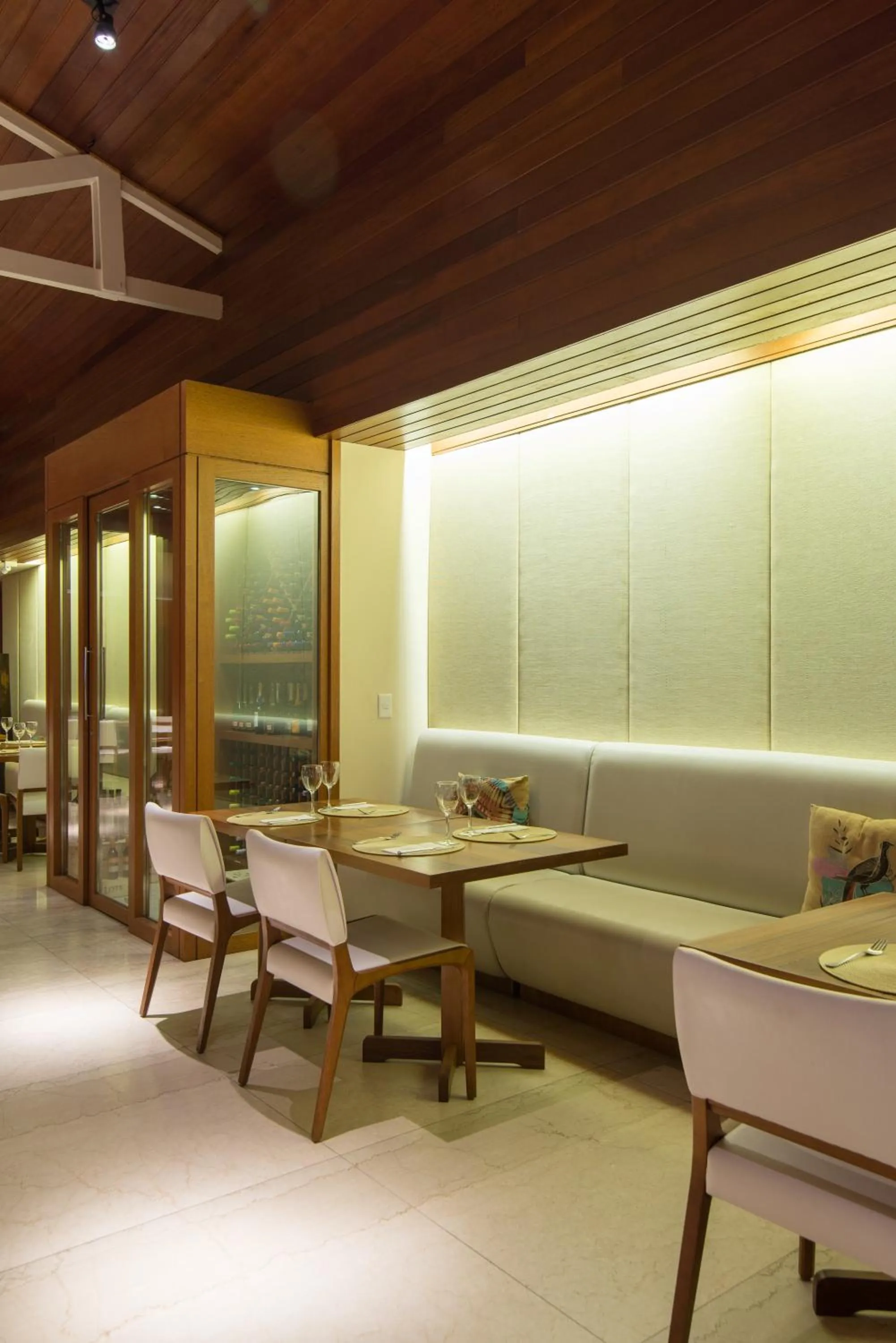 Restaurant/places to eat in Jatiuca Hotel & Resort