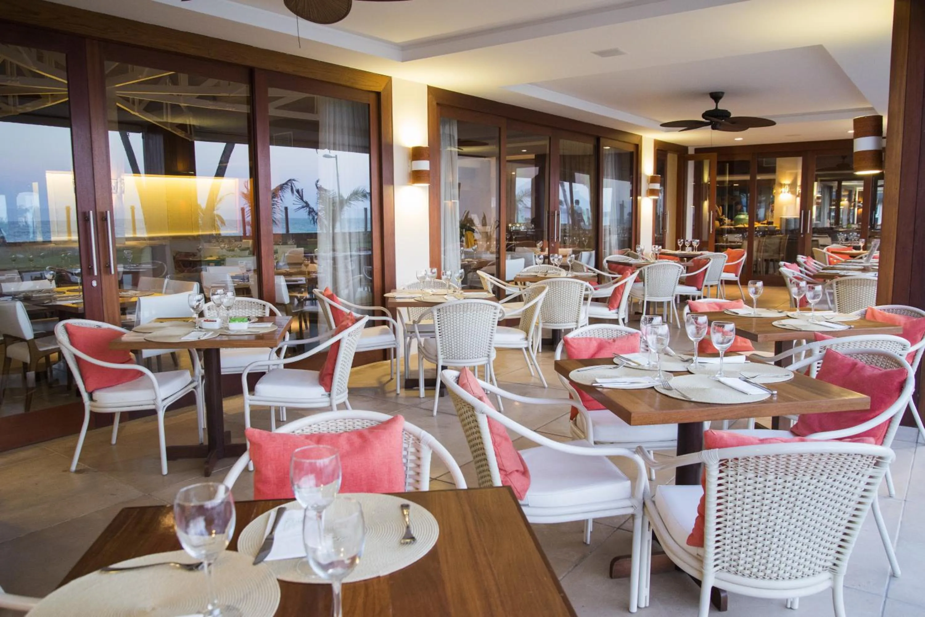 Restaurant/places to eat in Jatiuca Hotel & Resort