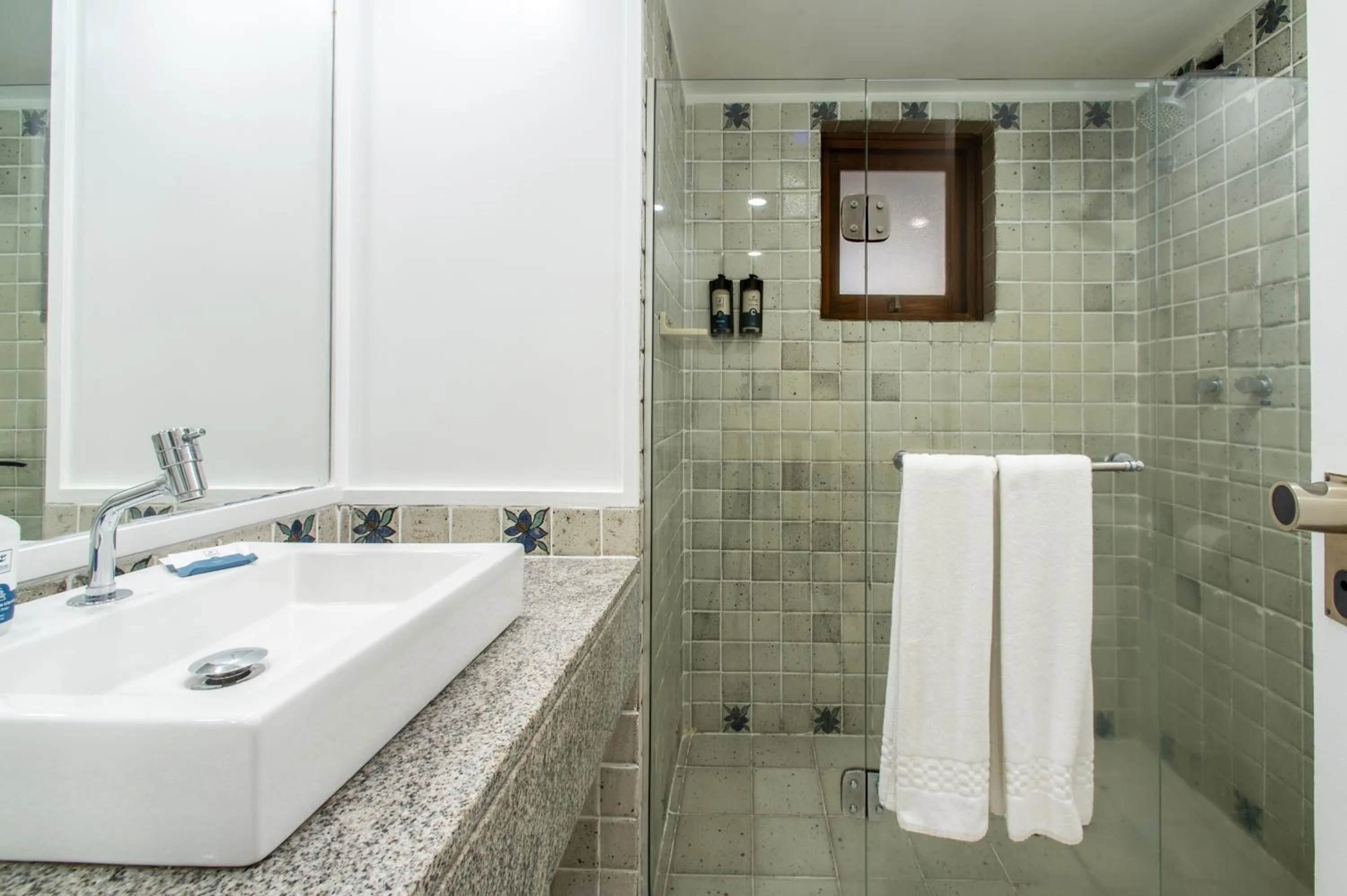 Toilet in Jatiúca Suites Resort by Slaviero Hotéis