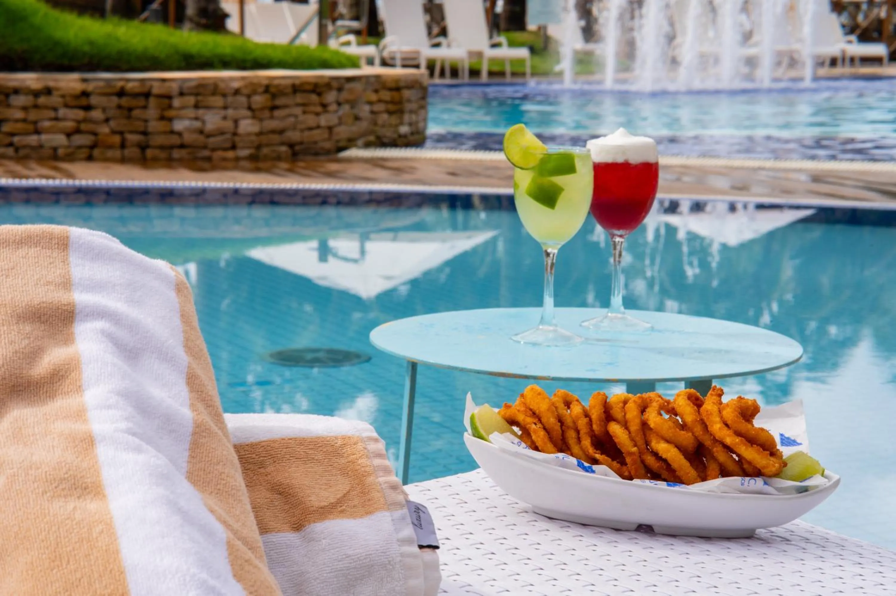 Lounge or bar in Jatiúca Suites Resort by Slaviero Hotéis