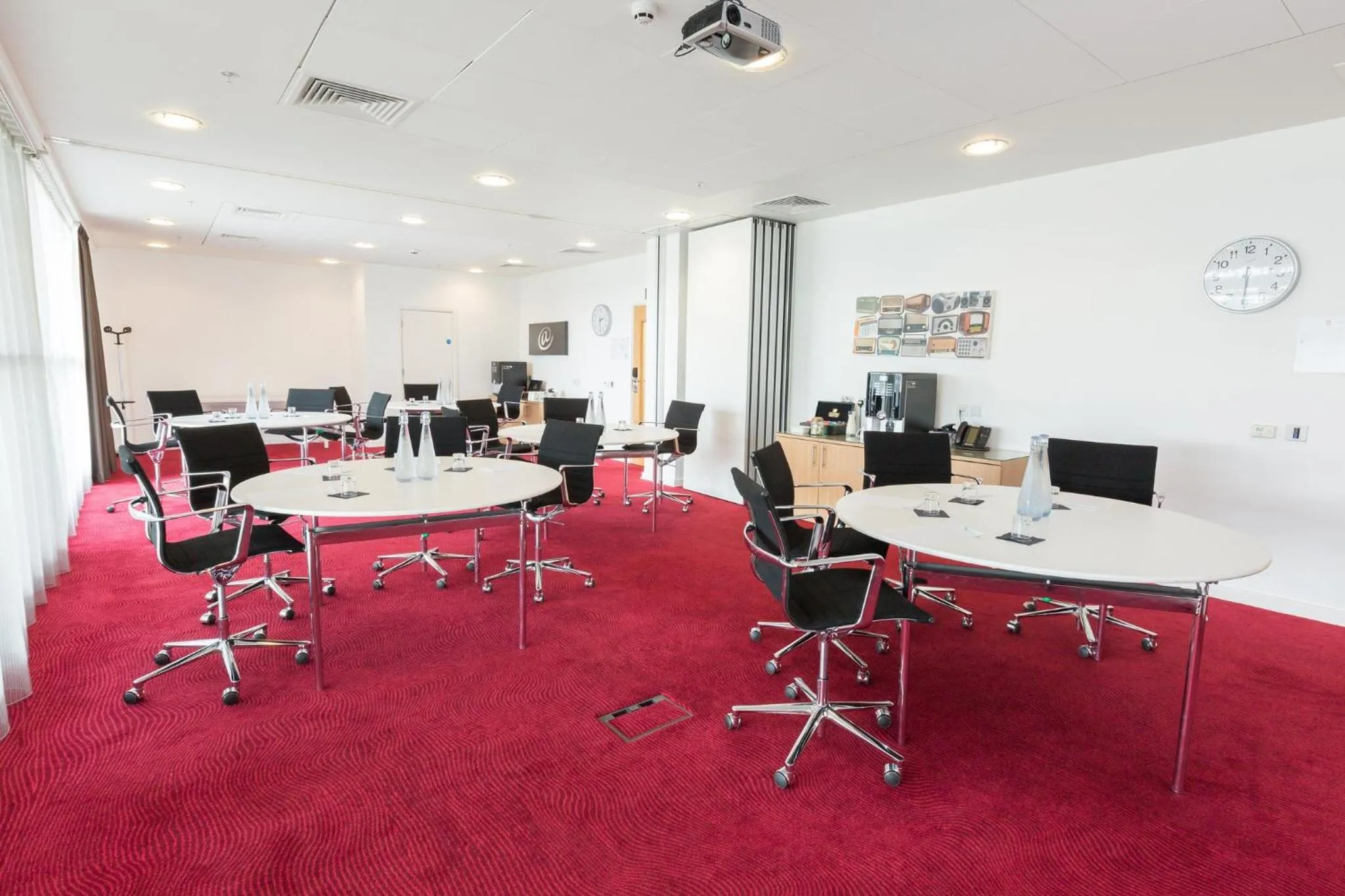 Meeting/conference room in Holiday Inn Manchester-Mediacityuk by IHG