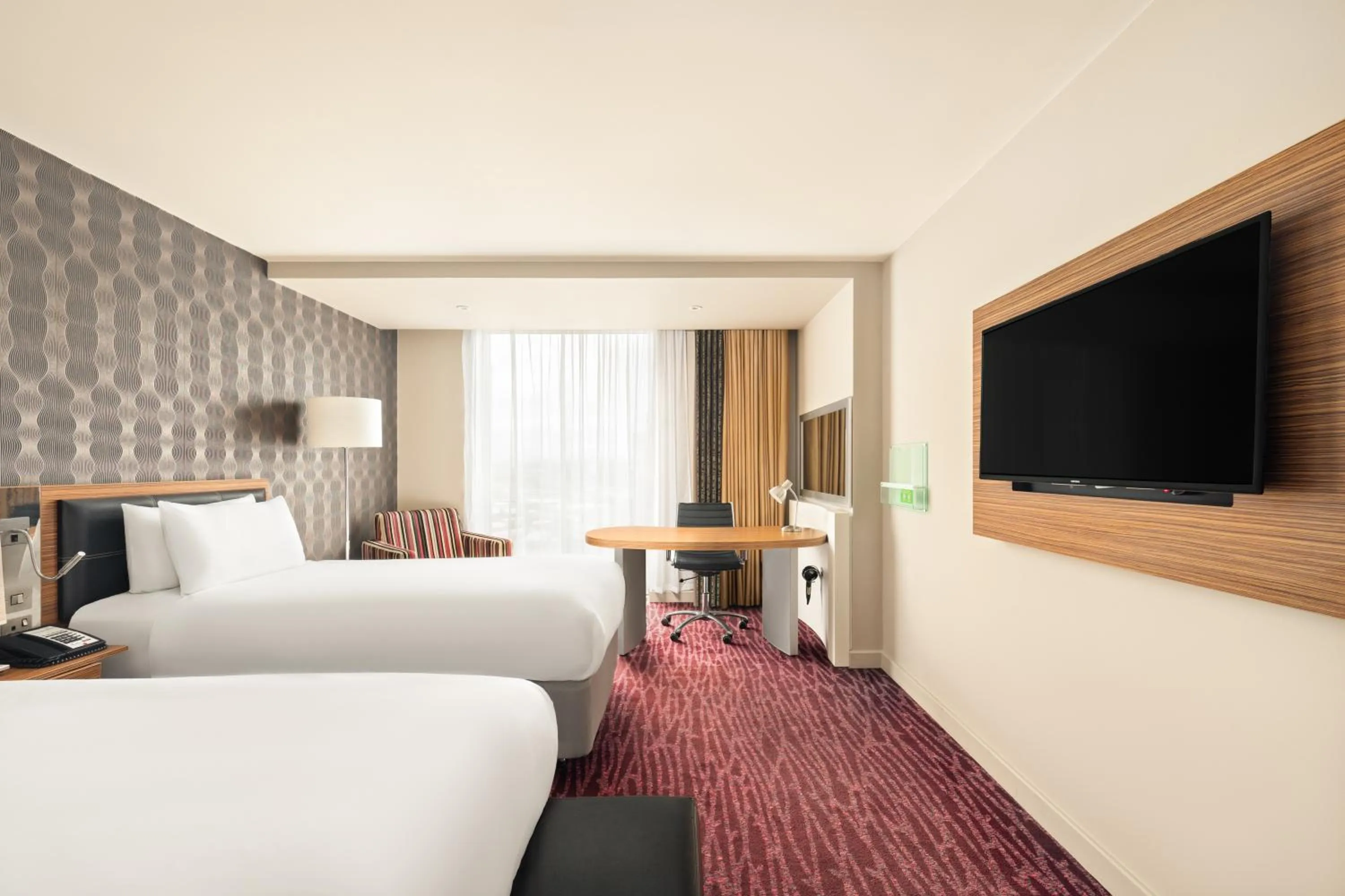 Bed in Holiday Inn Manchester-Mediacityuk by IHG