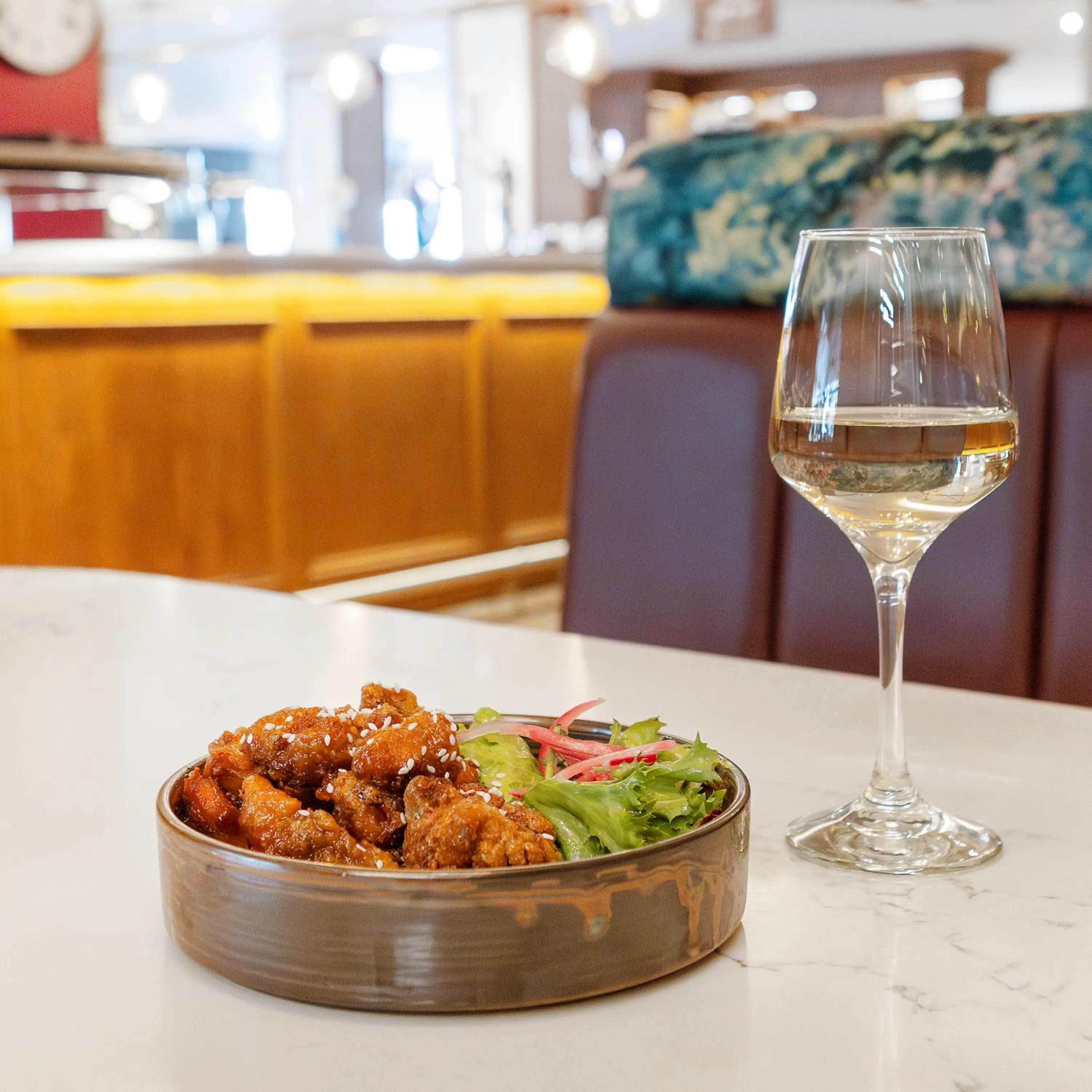 Food and drinks in Holiday Inn Manchester-Mediacityuk by IHG