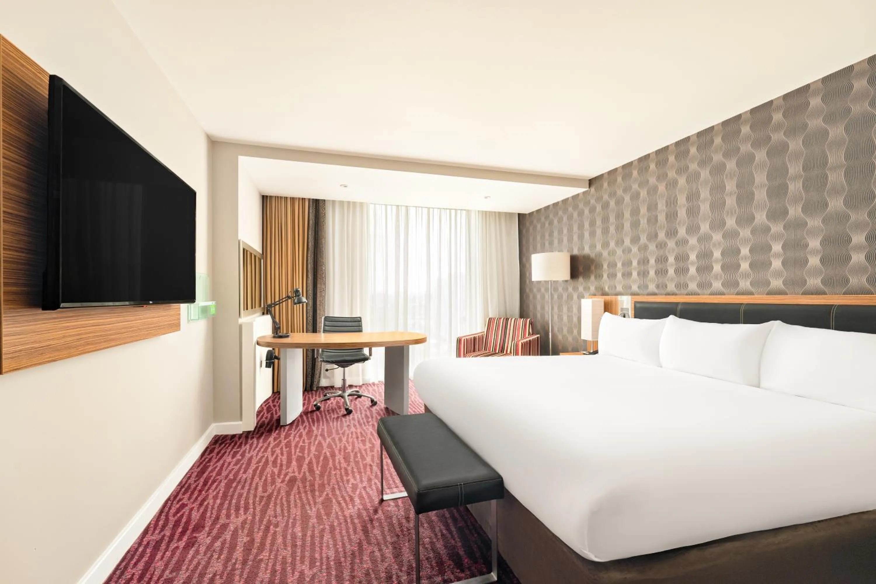 Bed in Holiday Inn Manchester-Mediacityuk by IHG