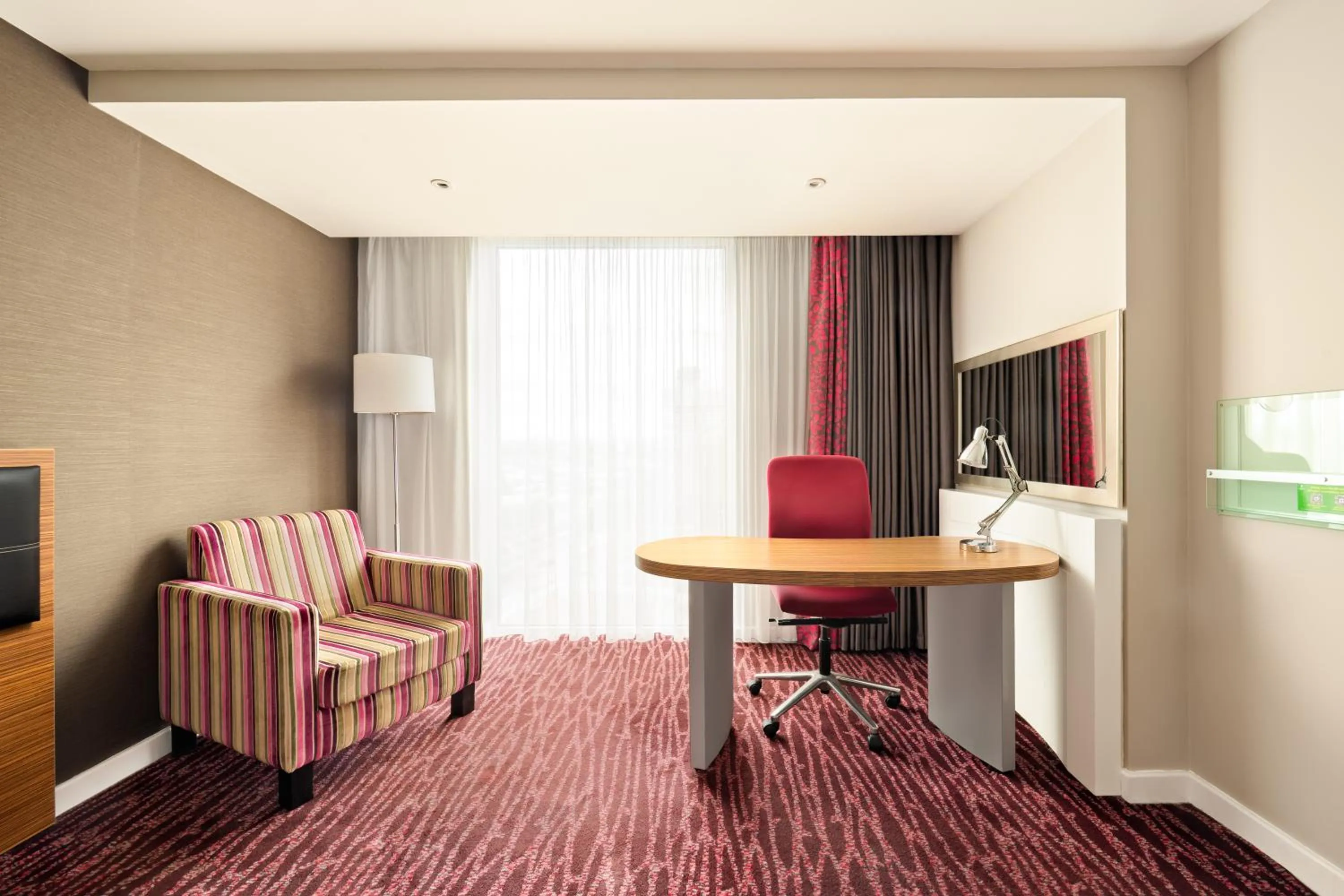 Bedroom in Holiday Inn Manchester-Mediacityuk by IHG