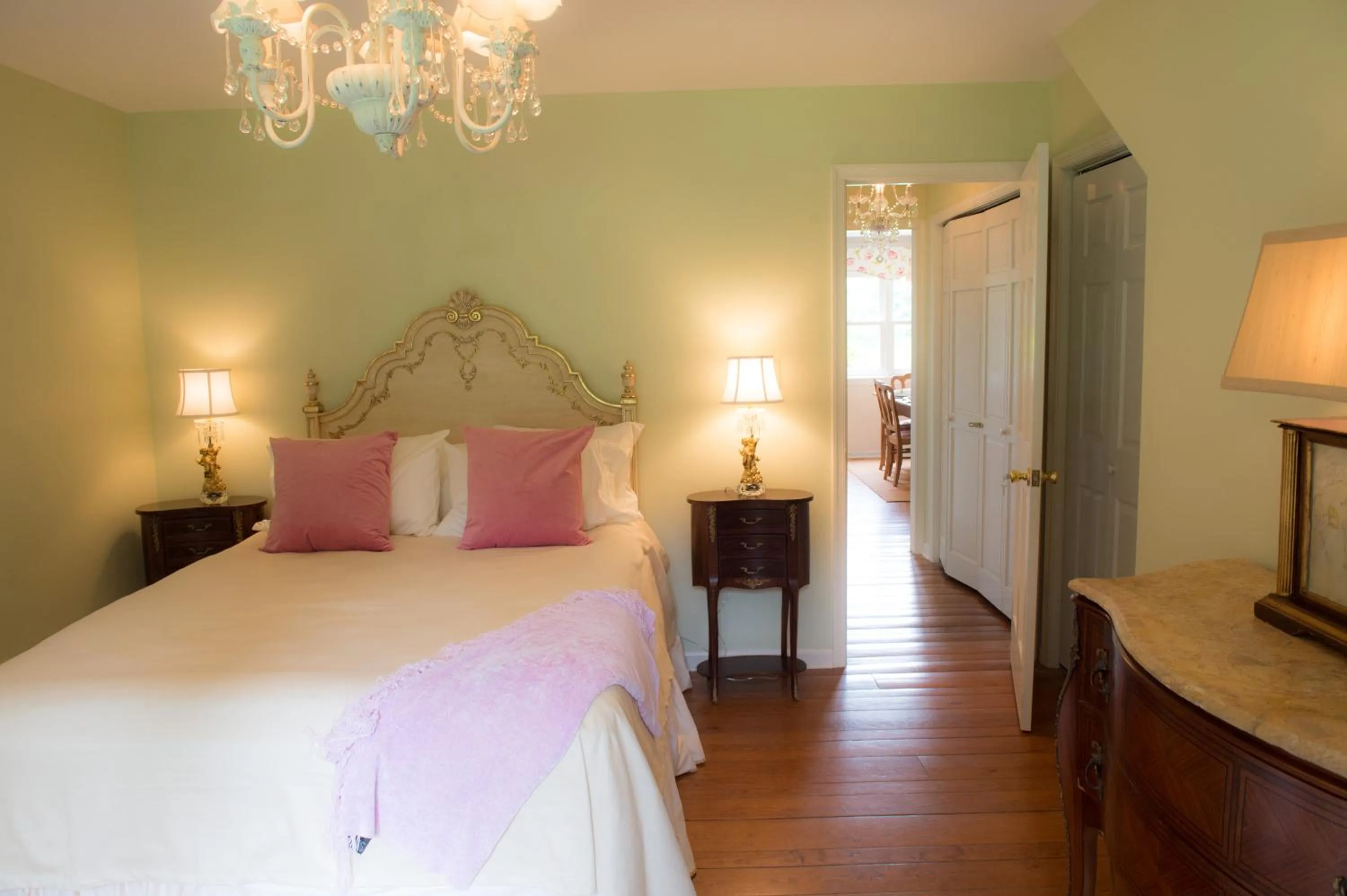 Bedroom, Bed in LeFay Cottage at Little Washington