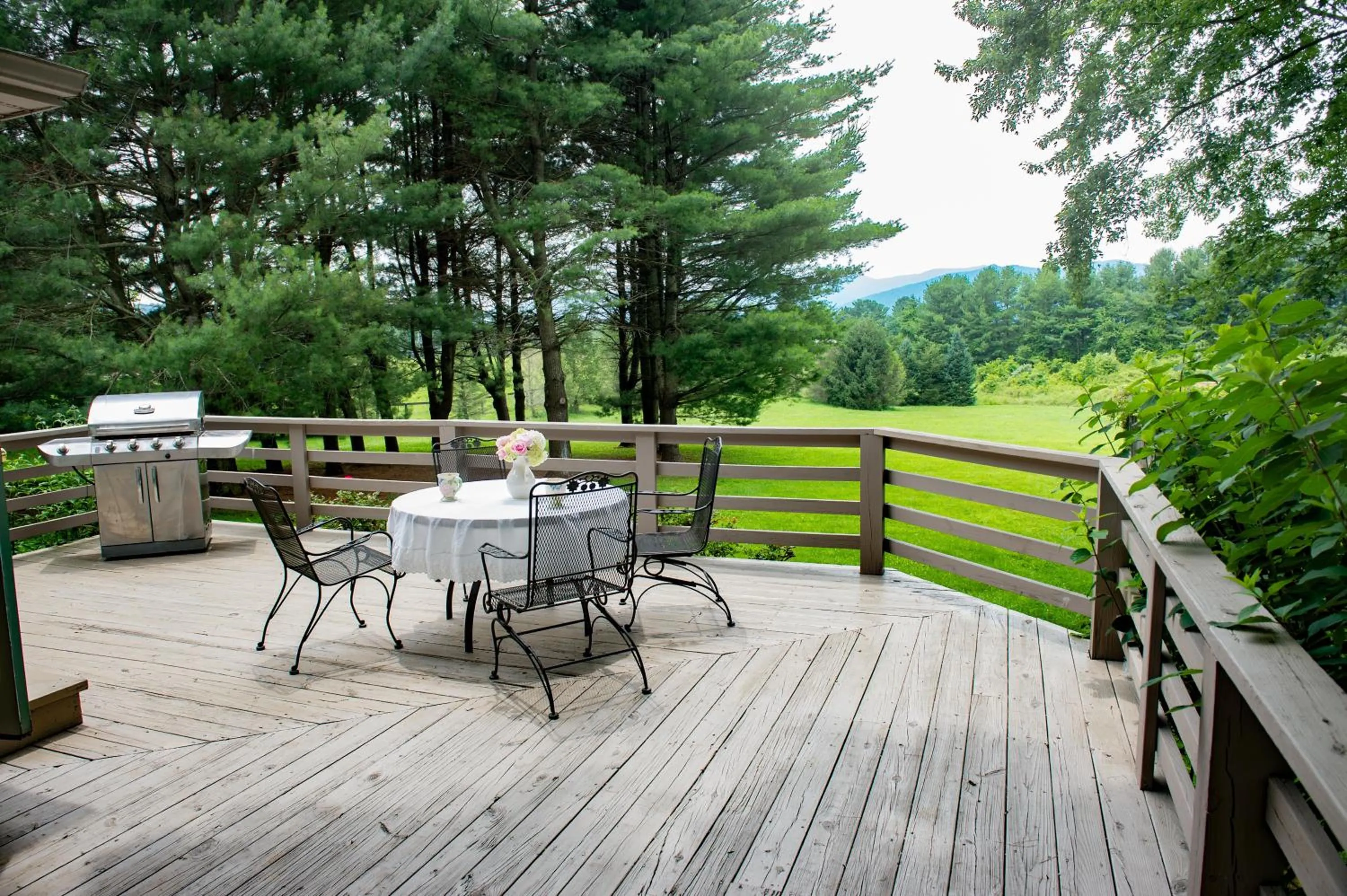 Patio in LeFay Cottage at Little Washington