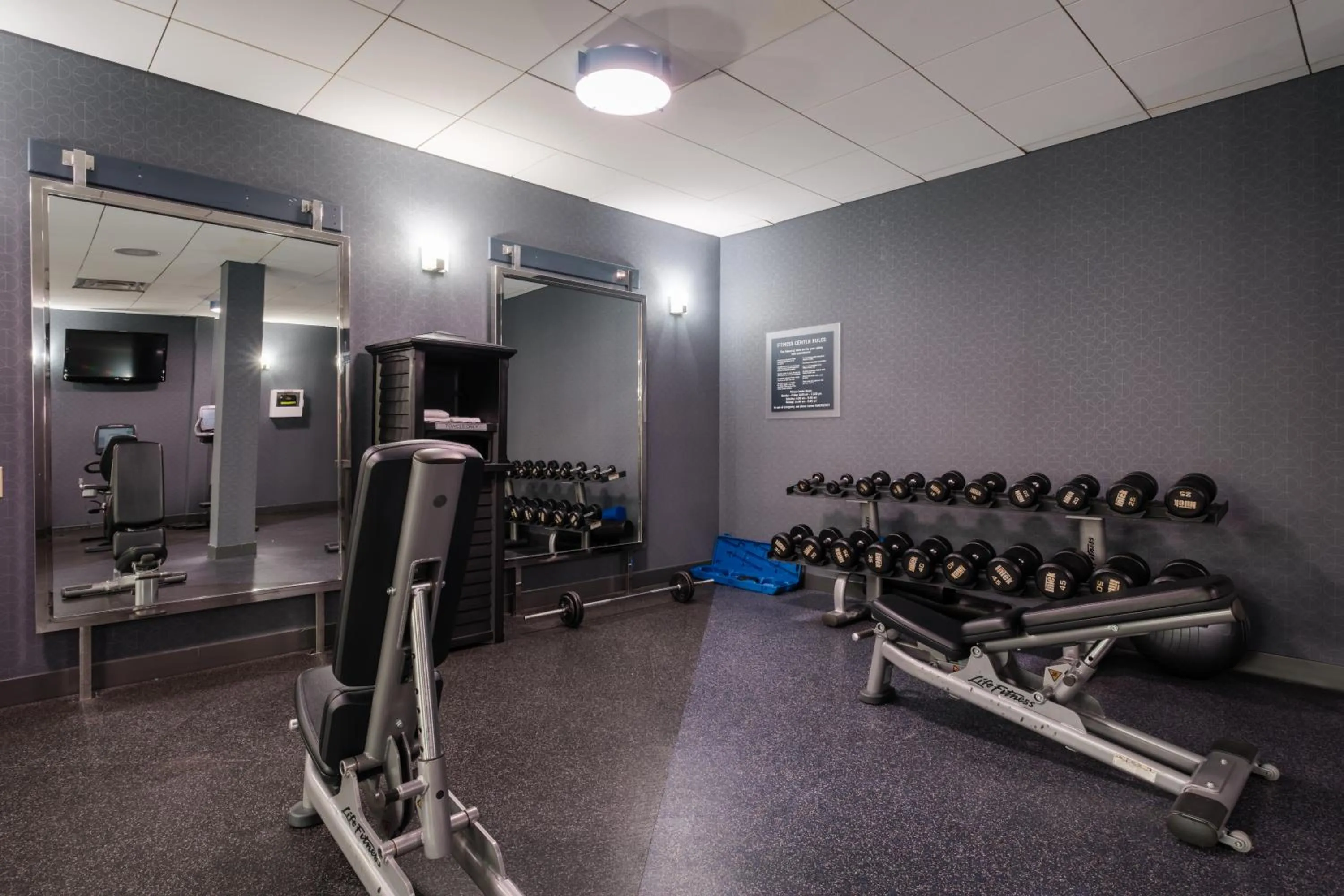 Fitness centre/facilities in Four Points by Sheraton Louisville Airport