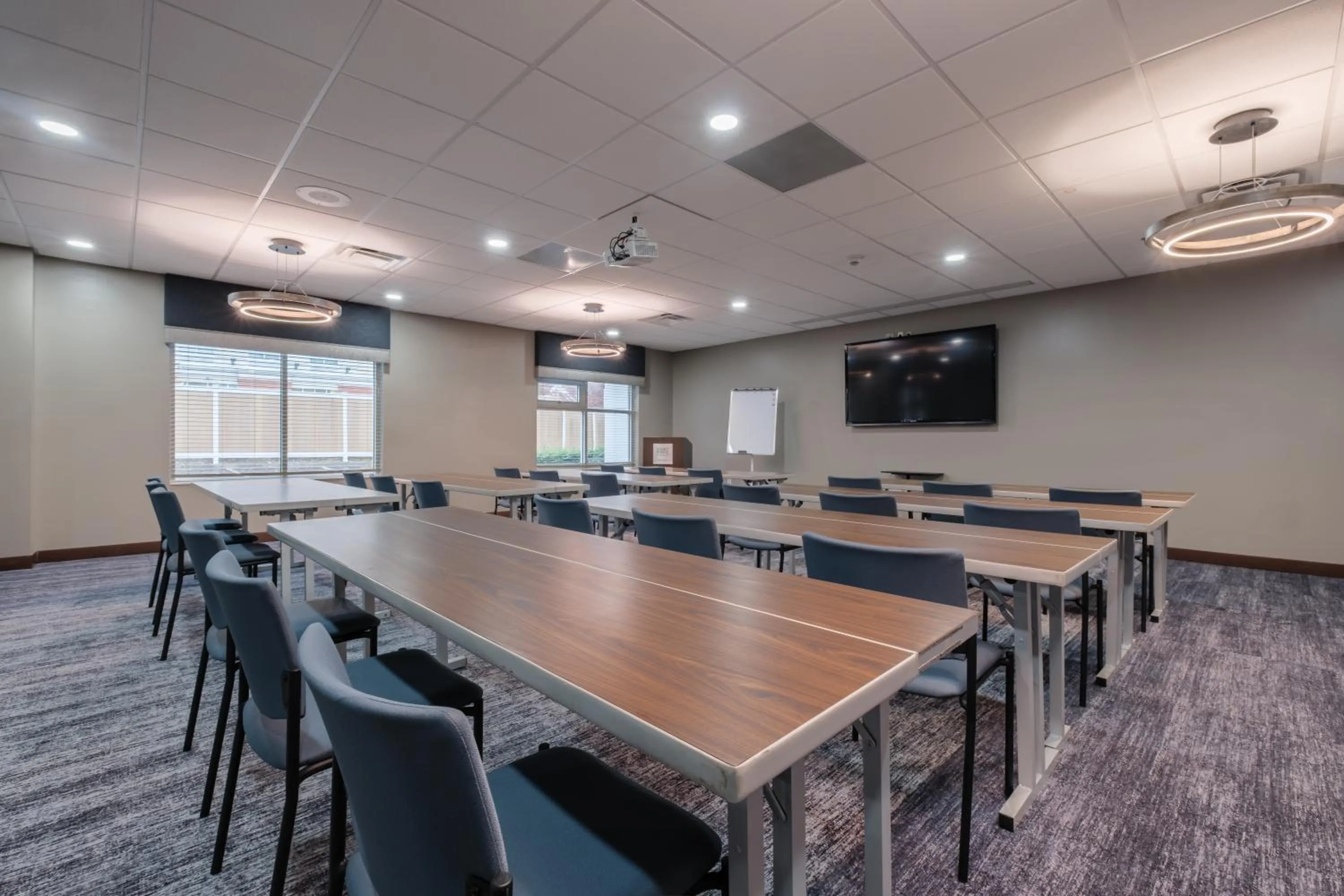 Meeting/conference room in Four Points by Sheraton Louisville Airport