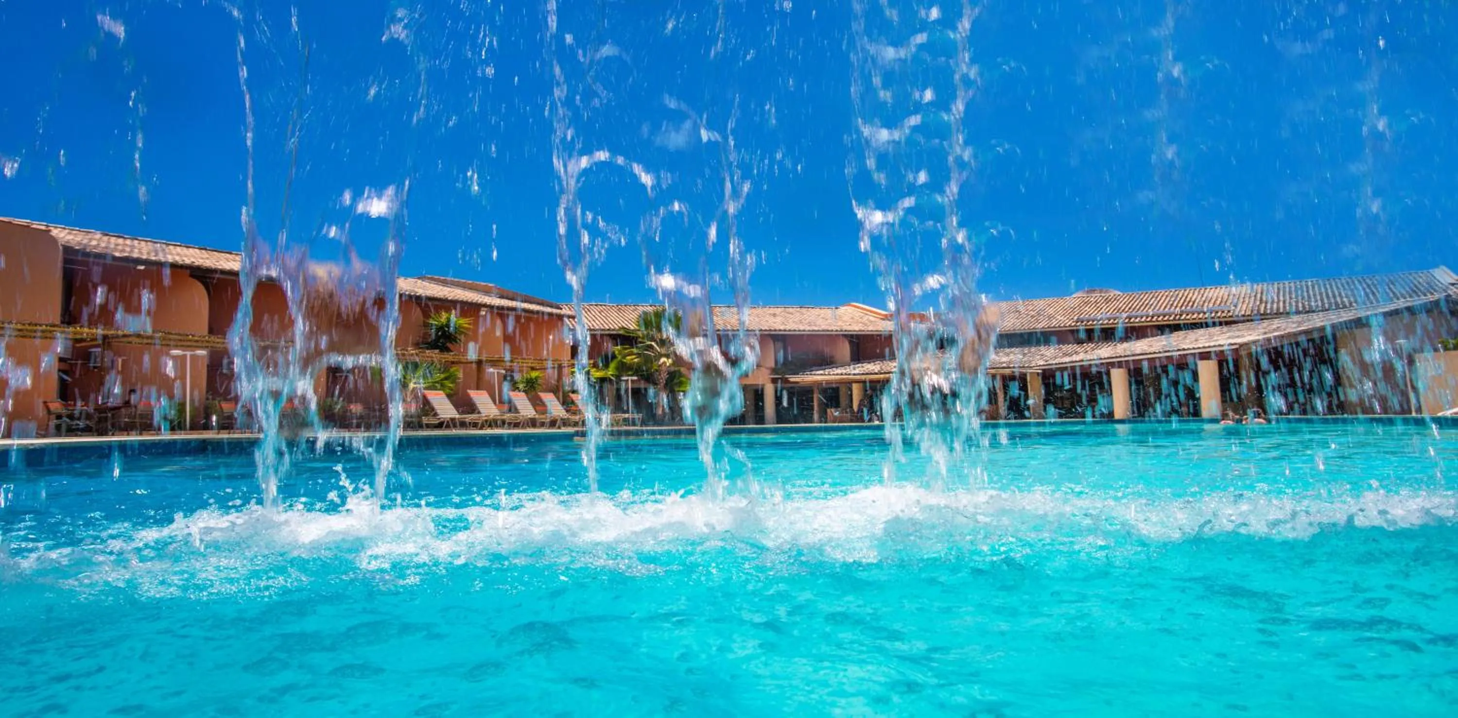 Swimming pool in Monte Pascoal Praia Hotel