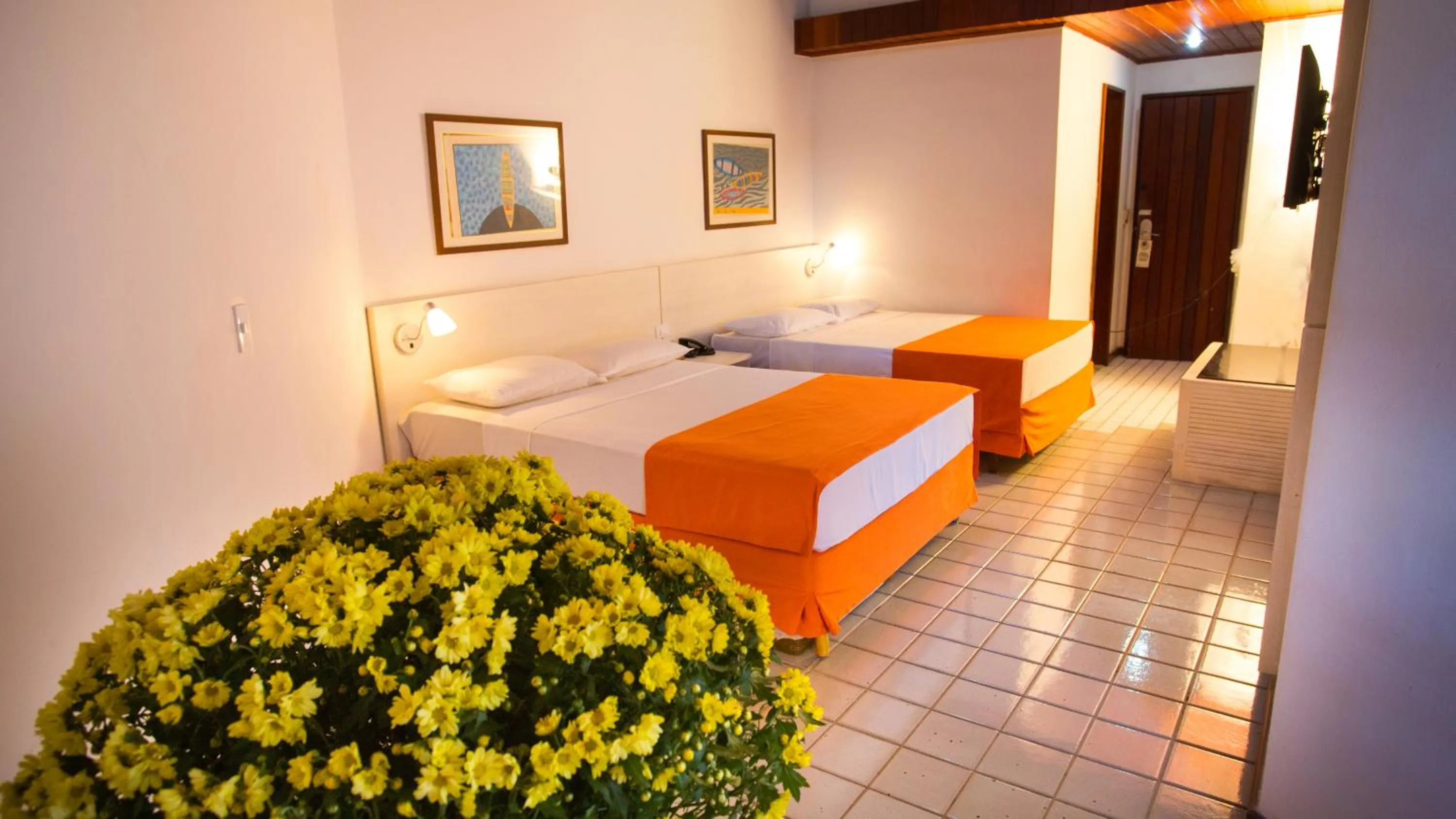 Photo of the whole room, Bed in Monte Pascoal Praia Hotel