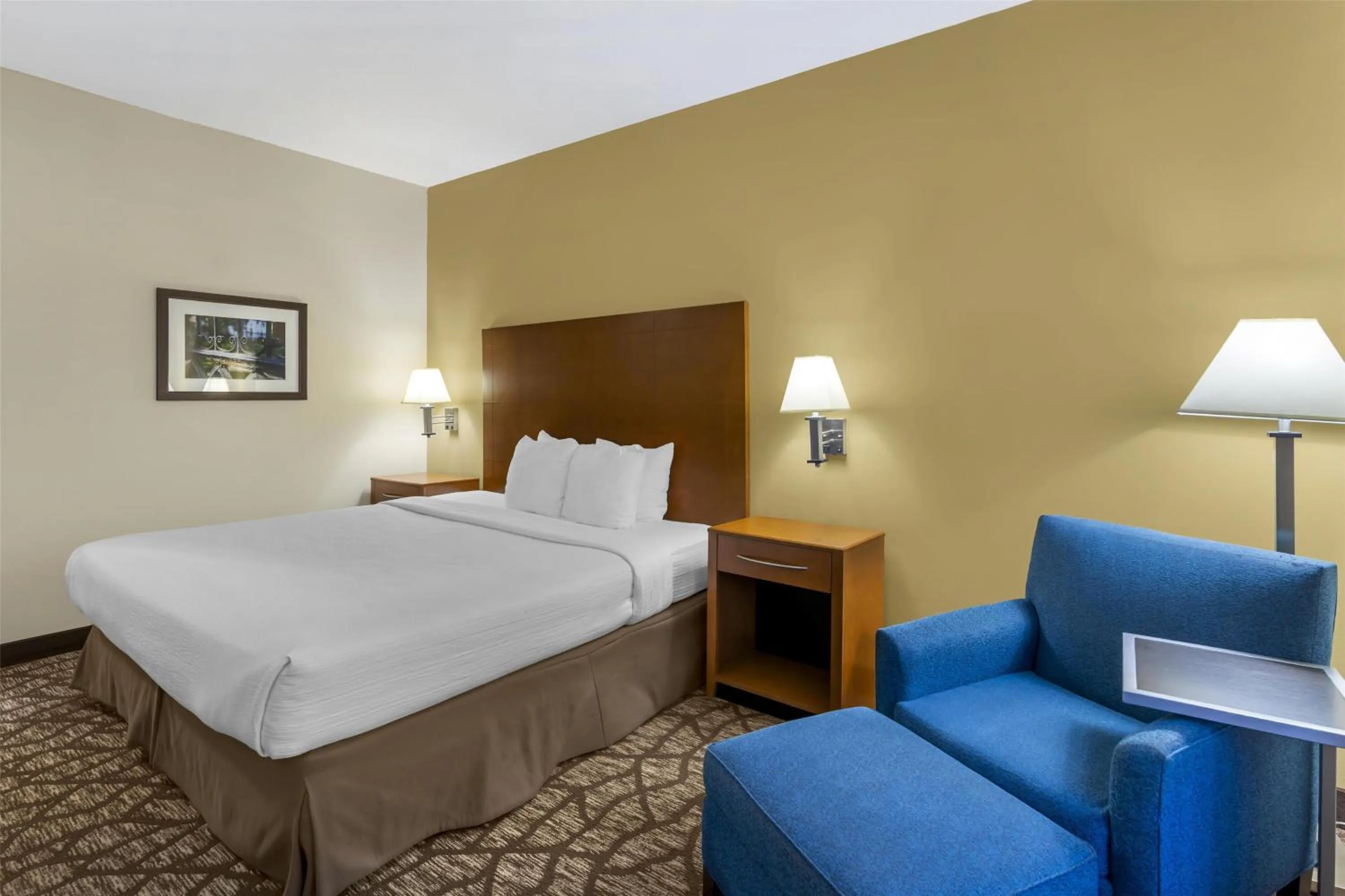 Bedroom, Bed in Best Western Plus Richmond Hill Inn