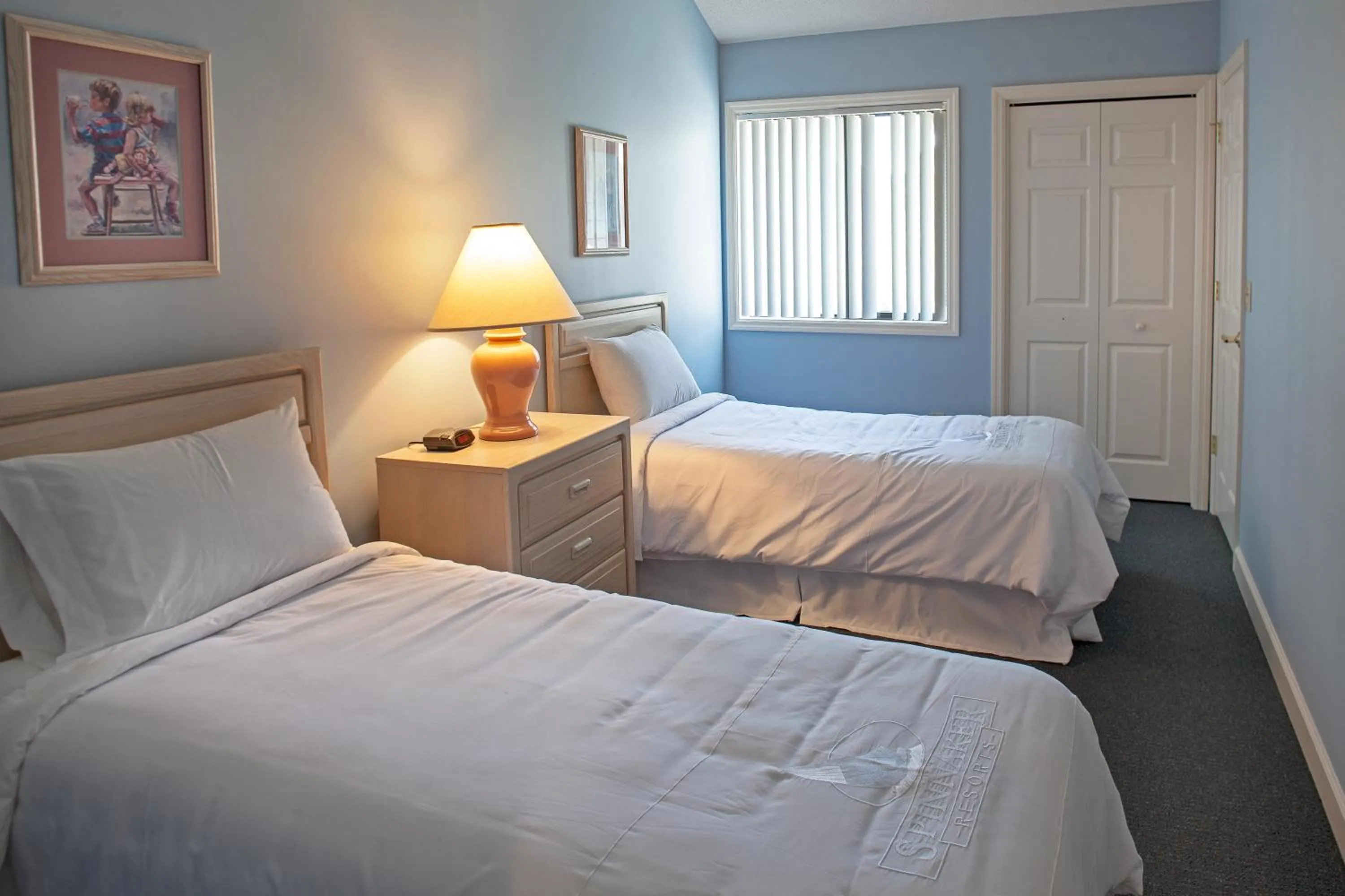 Bedroom, Bed in Waterside by Spinnaker Resorts