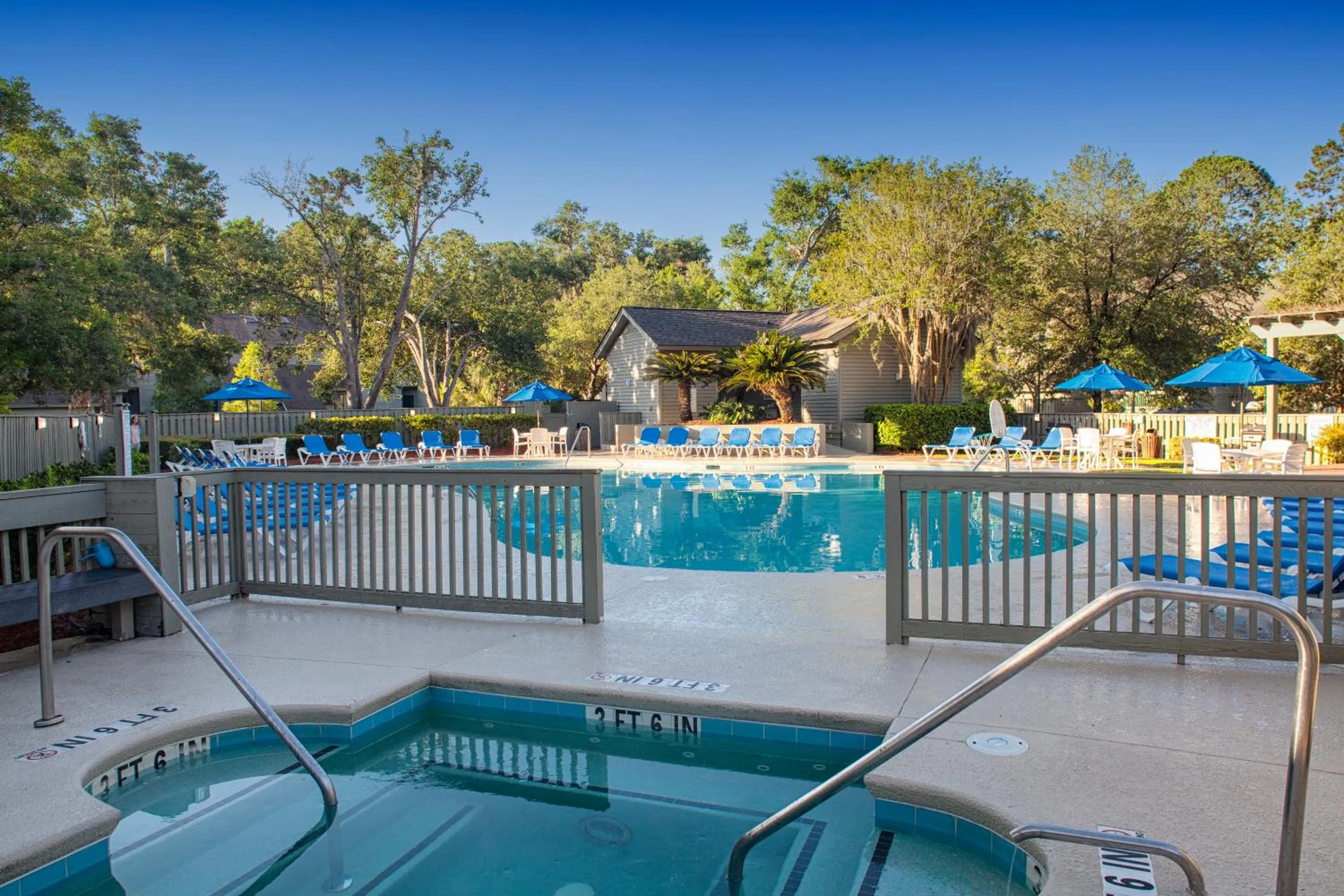 Pool view in Waterside by Spinnaker Resorts