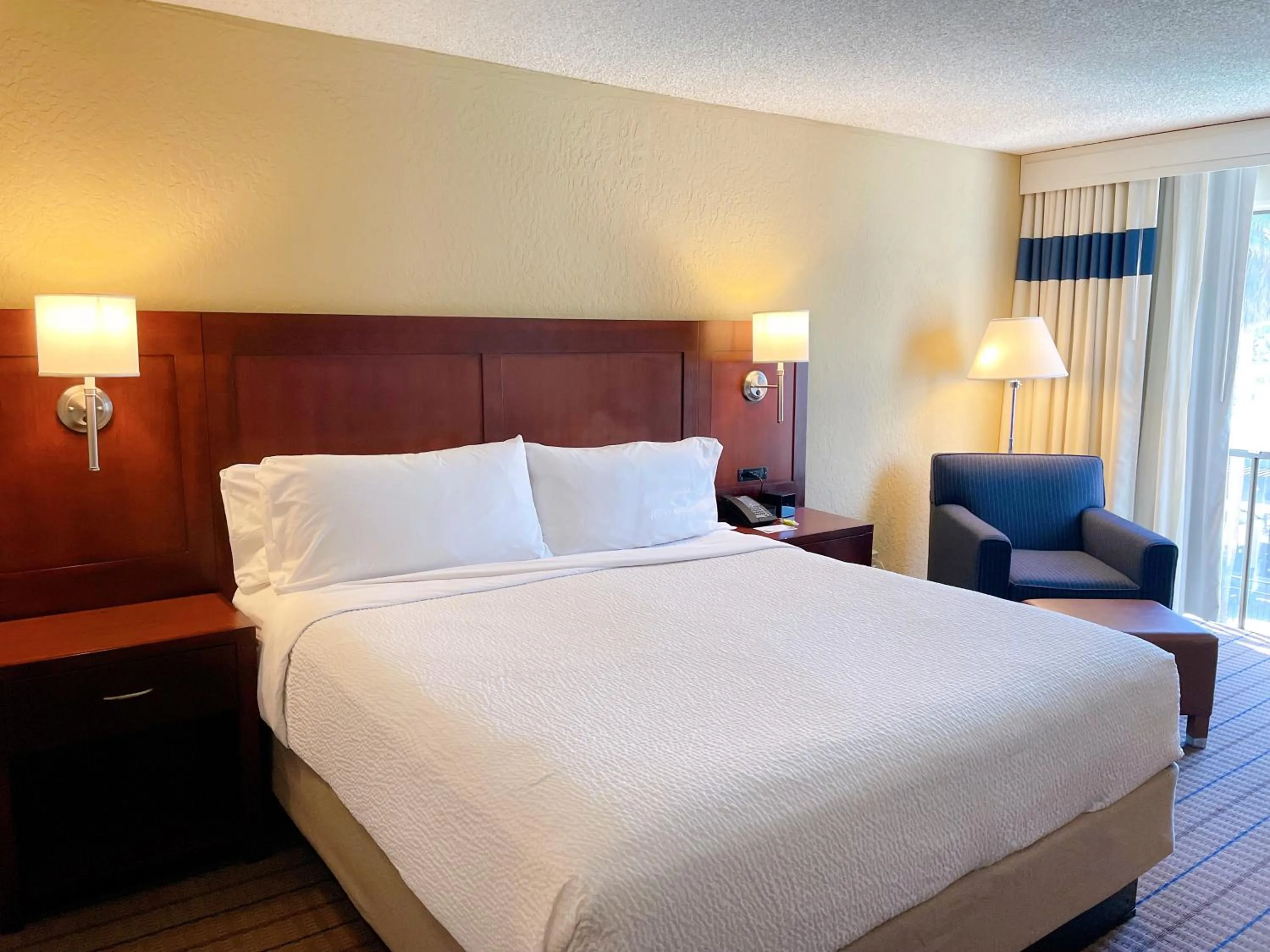 Bed in Four Points by Sheraton San Rafael Marin County