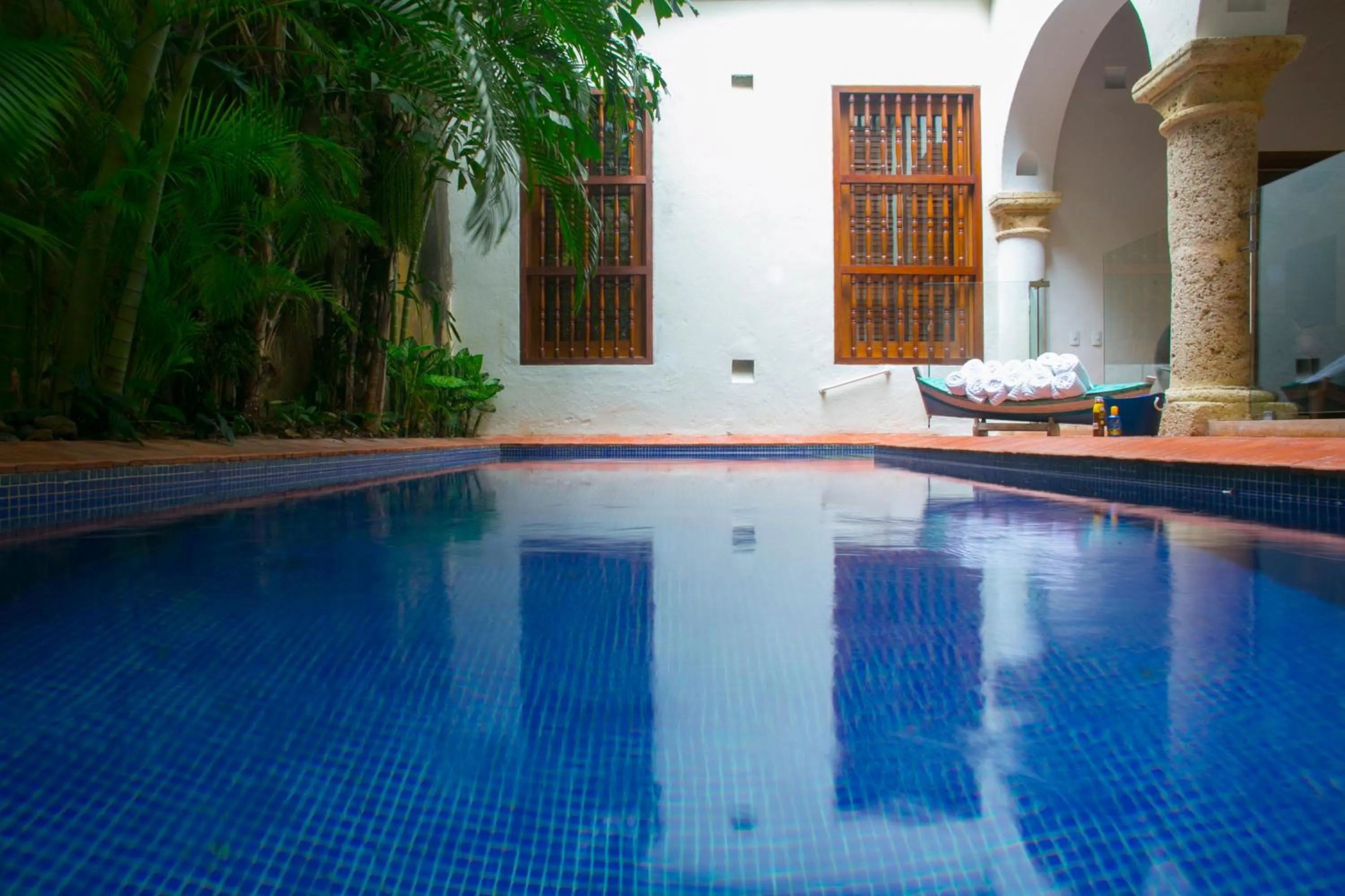 Swimming pool in Hotel Quadrifolio