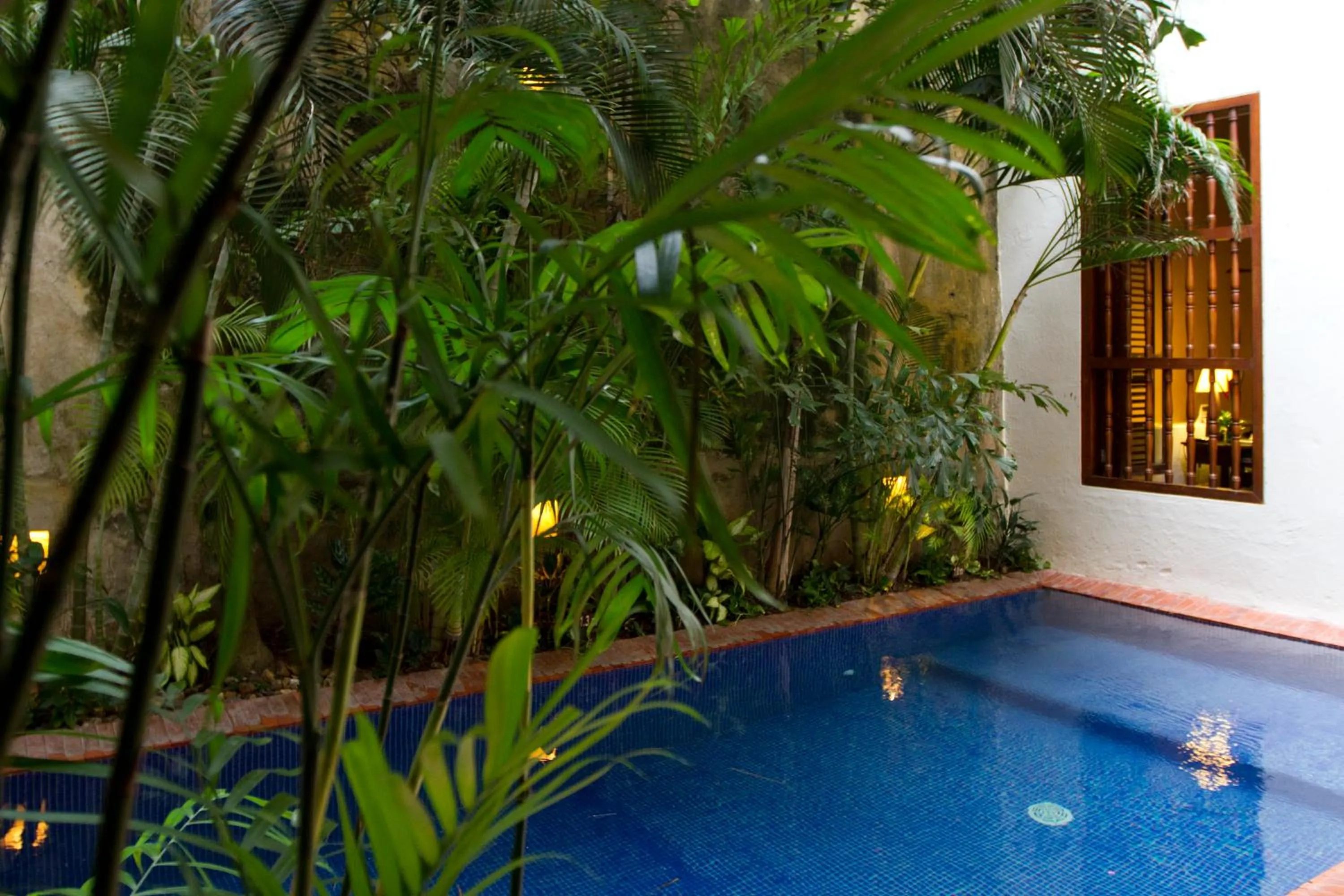Swimming pool in Hotel Quadrifolio