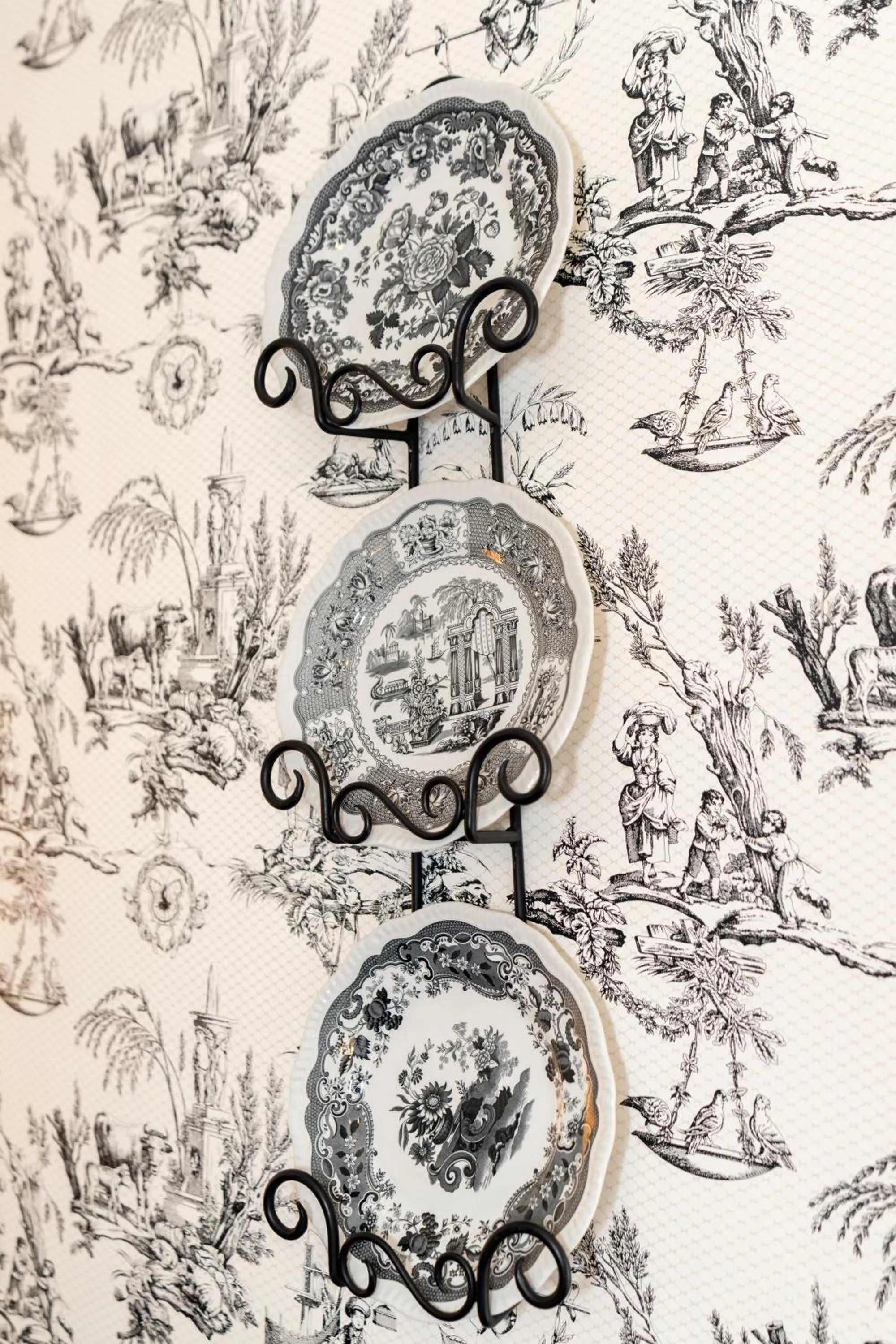 Decorative detail in Inn on Broadway