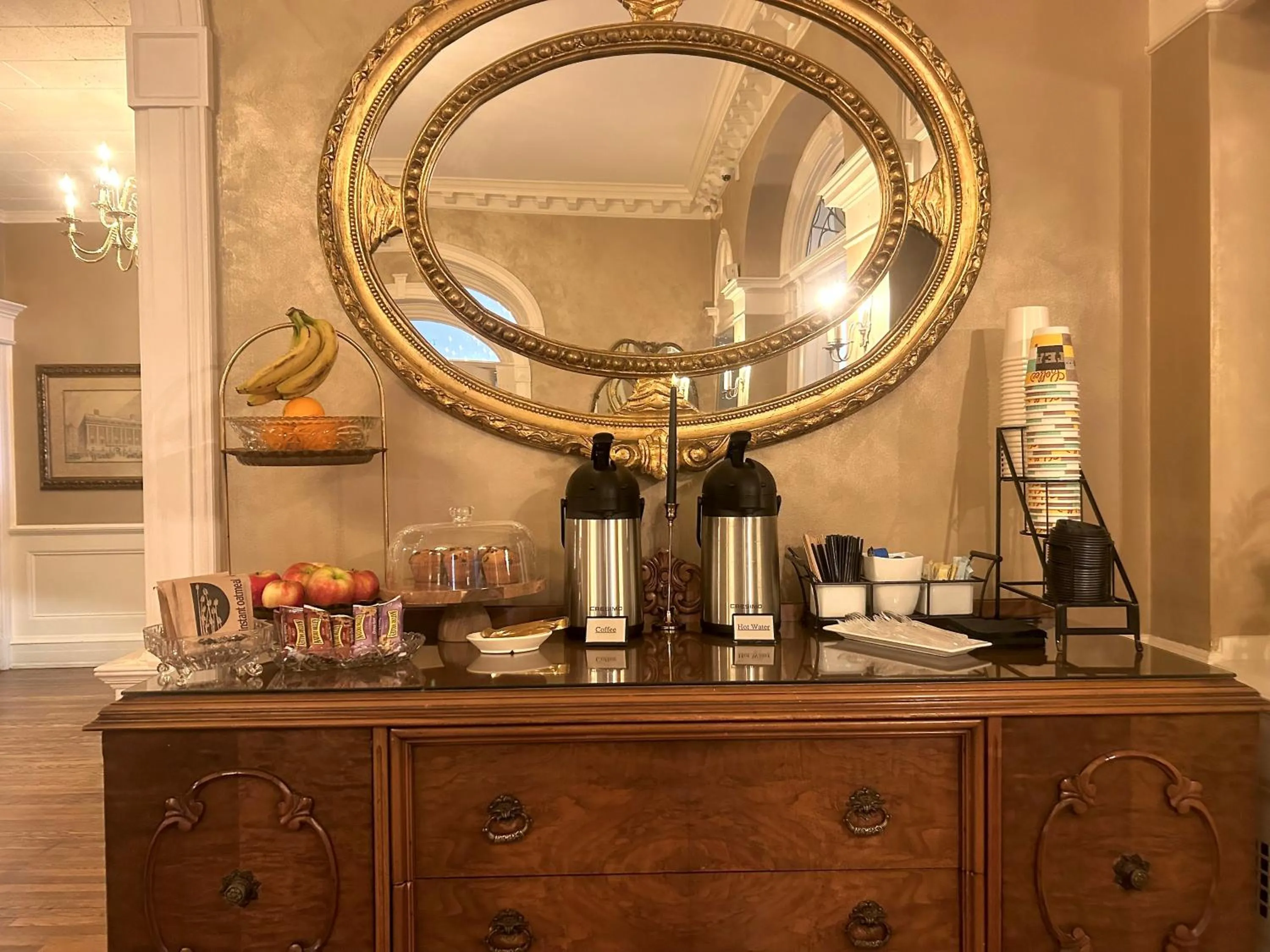 Breakfast in Inn on Broadway