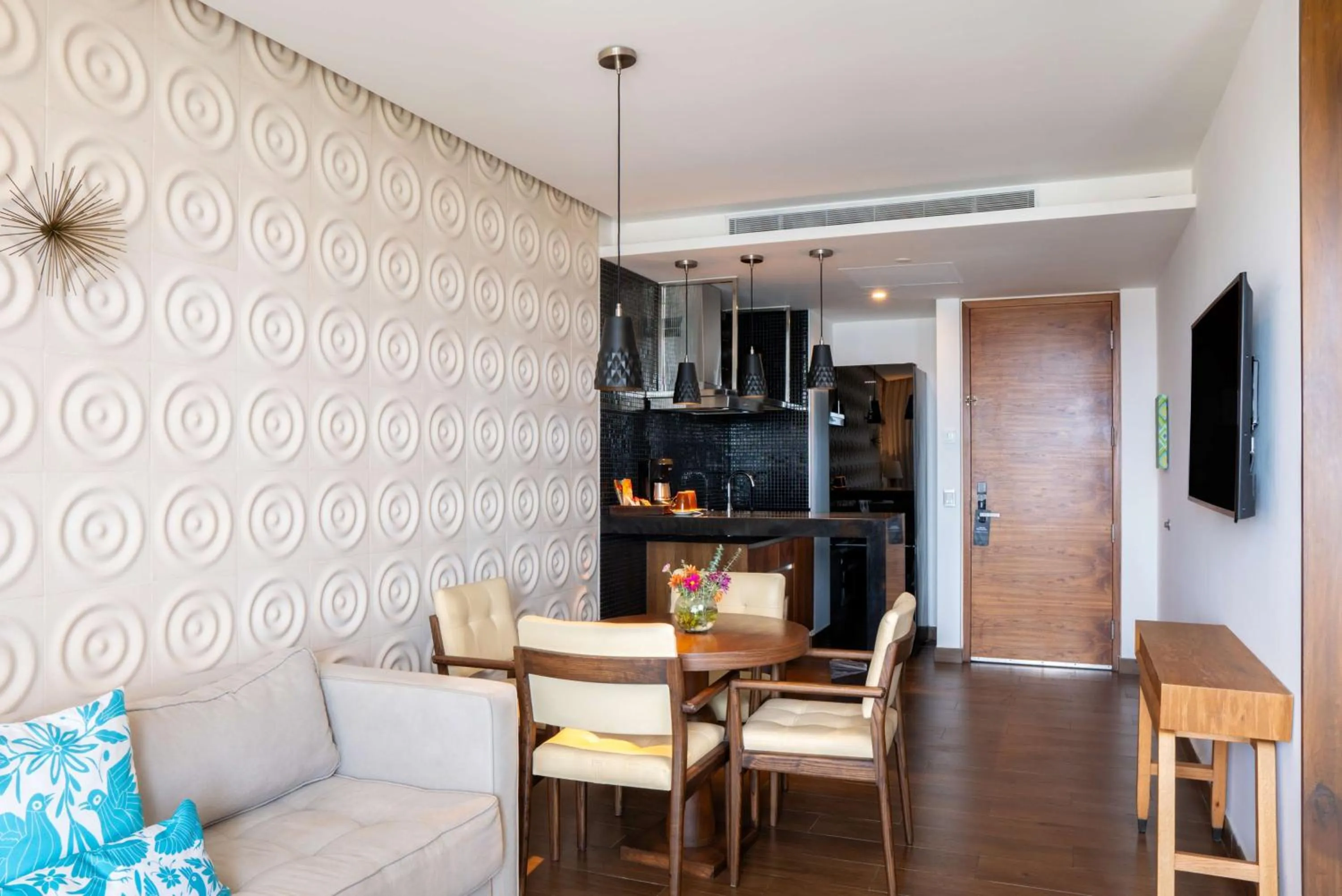 Kitchen or kitchenette in The Fives Downtown Hotel & Residences, Curio Collection by Hilton