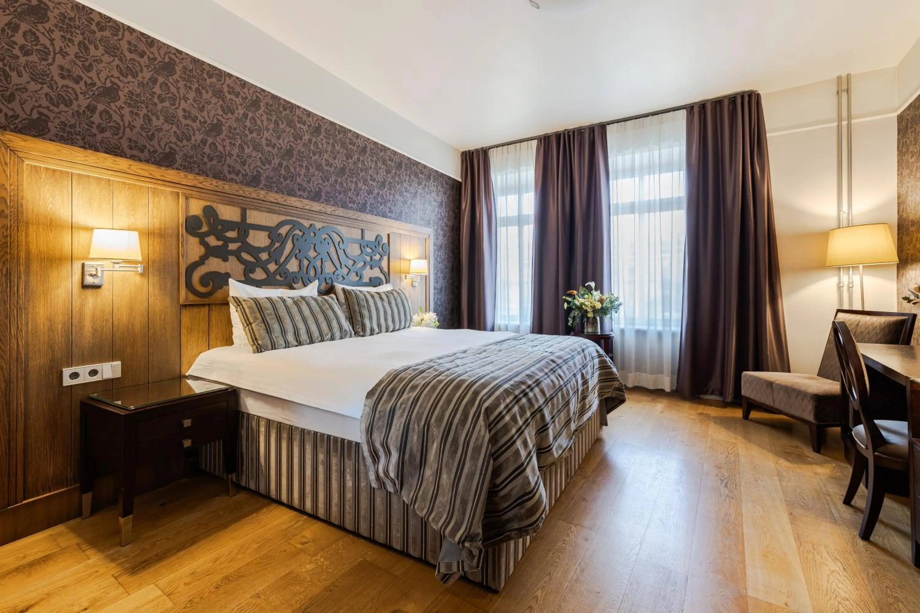 Photo of the whole room, Bed in Eurostars Metropole