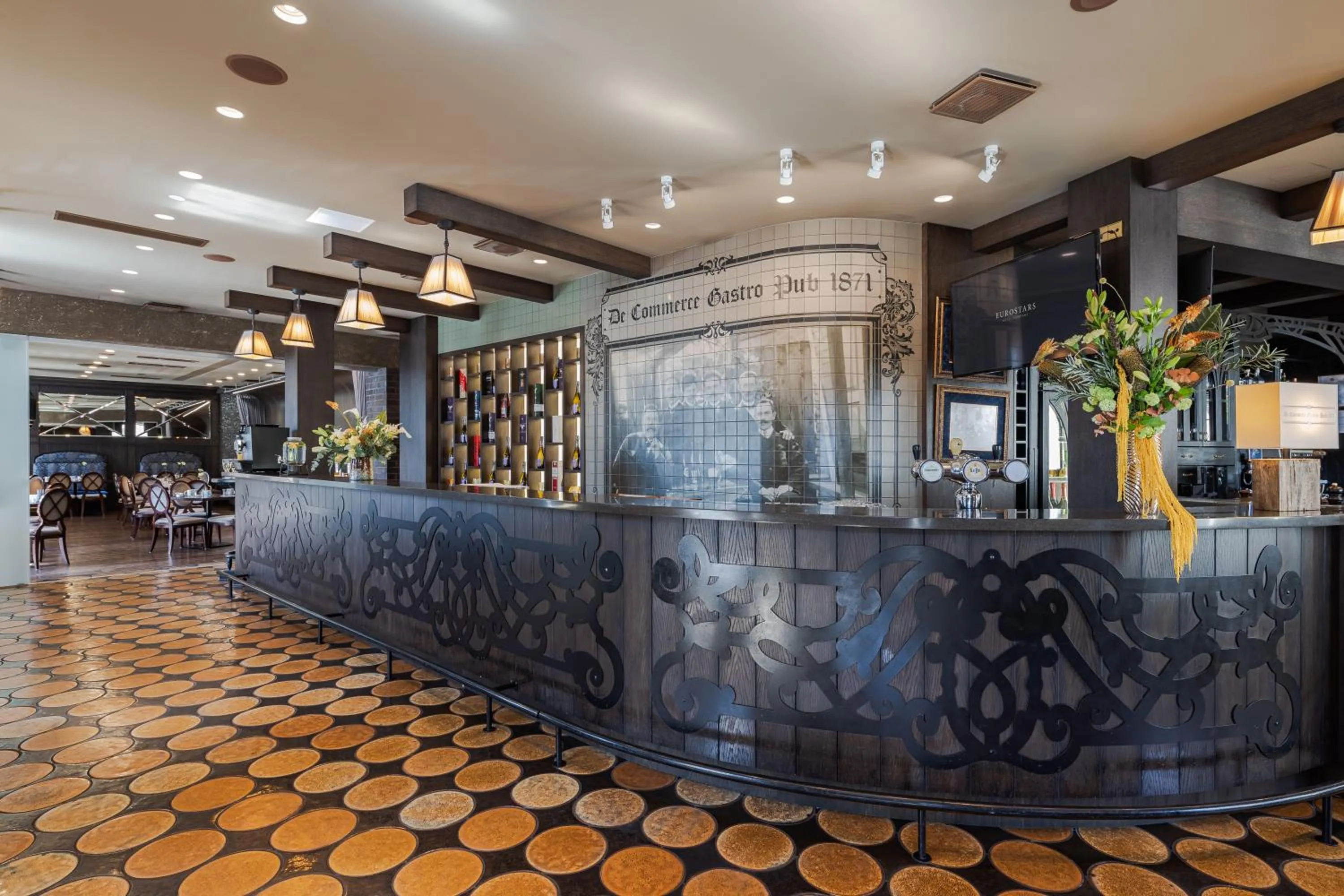 Restaurant/places to eat in Eurostars Metropole