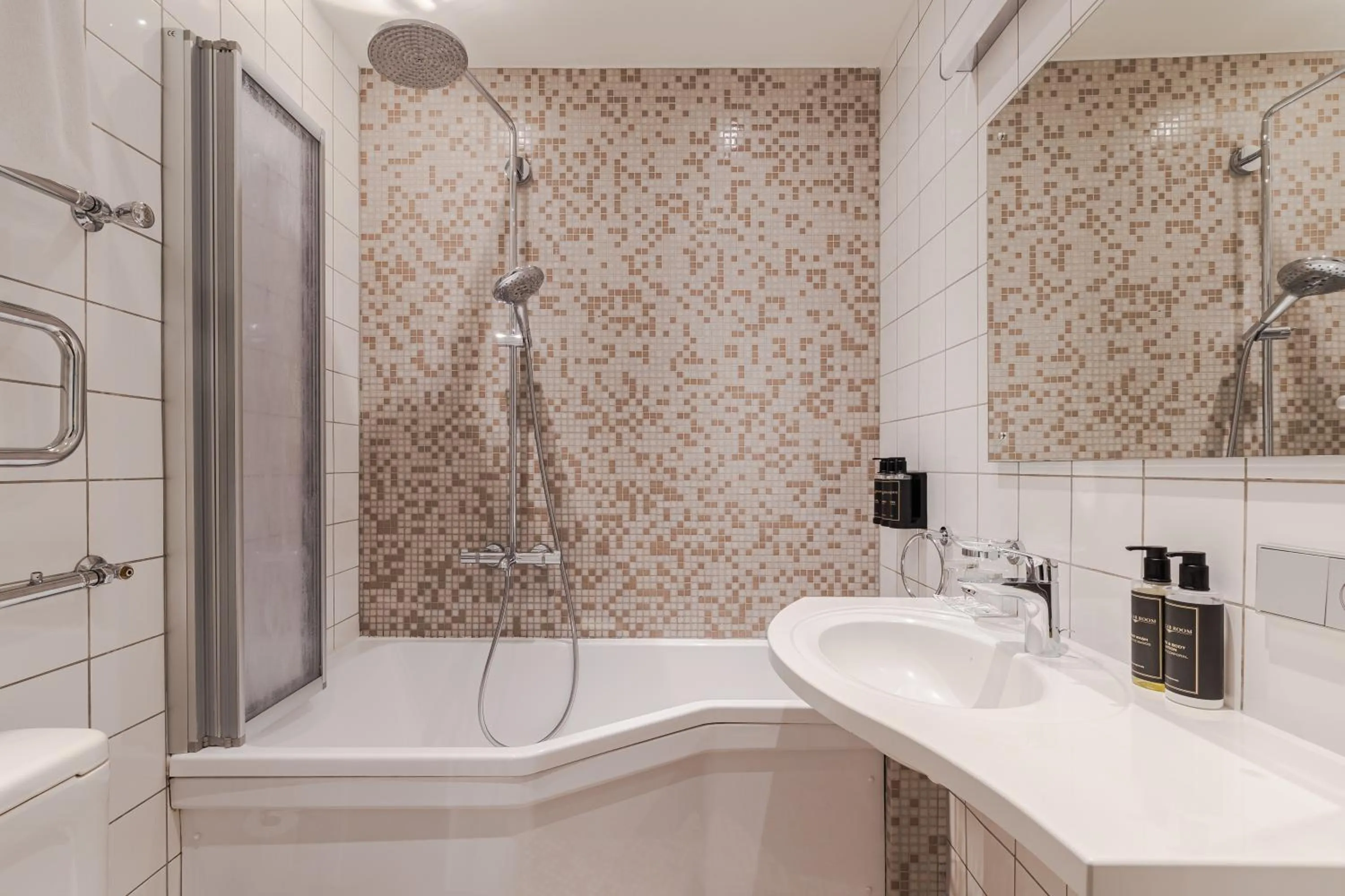 Bathroom in Eurostars Metropole