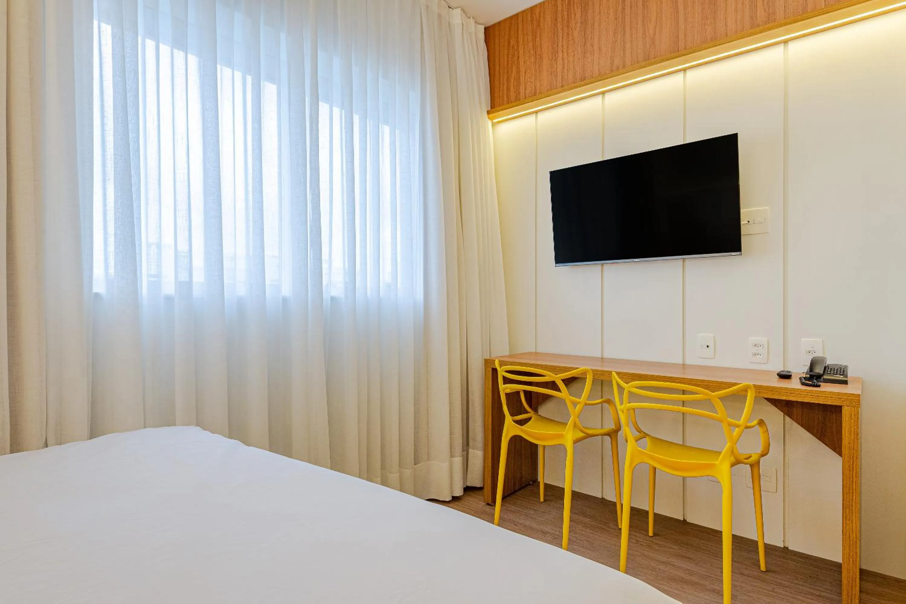 TV and multimedia, Bed in Roomo Transamerica Santos Gonzaga