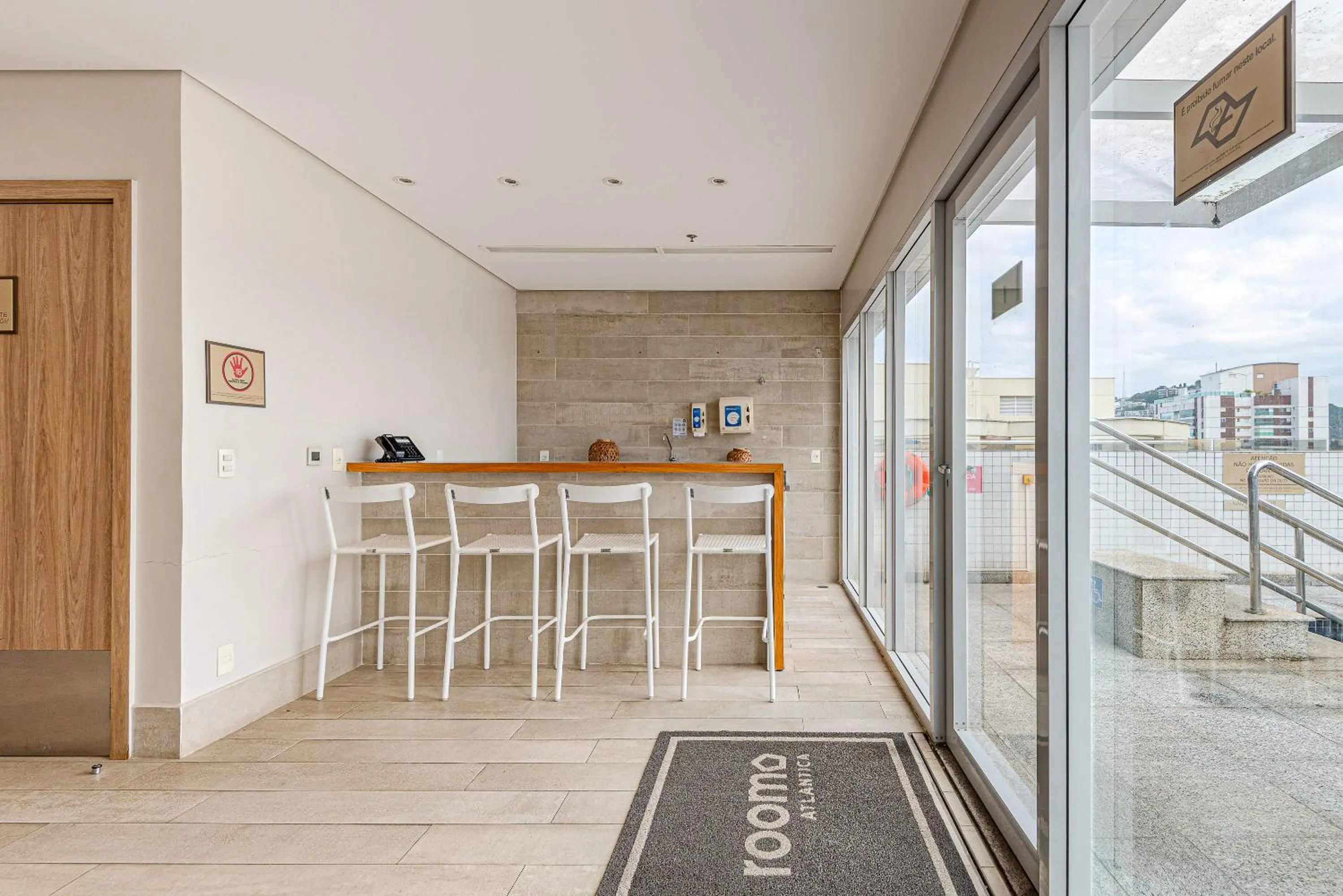 Swimming pool in Roomo Transamerica Santos Gonzaga